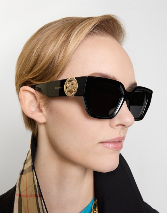 ウィメンズ デザイナーサングラス | Burberry® 公式サイト