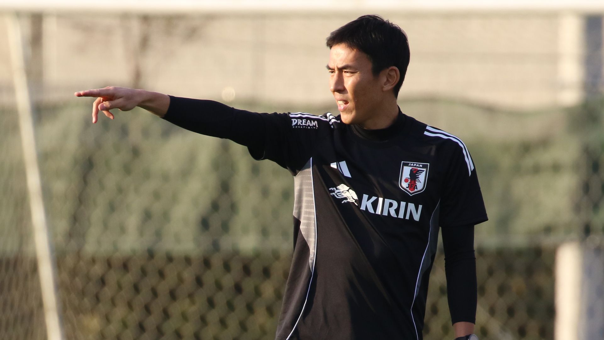 長谷部誠氏がW杯まで日本代表コーチに専念！ フランクフルトから一時