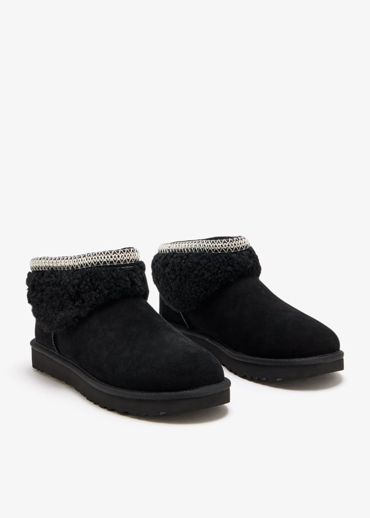 UGG Classic Ultra Mini Maxi Curly boots for Women - Black in USA