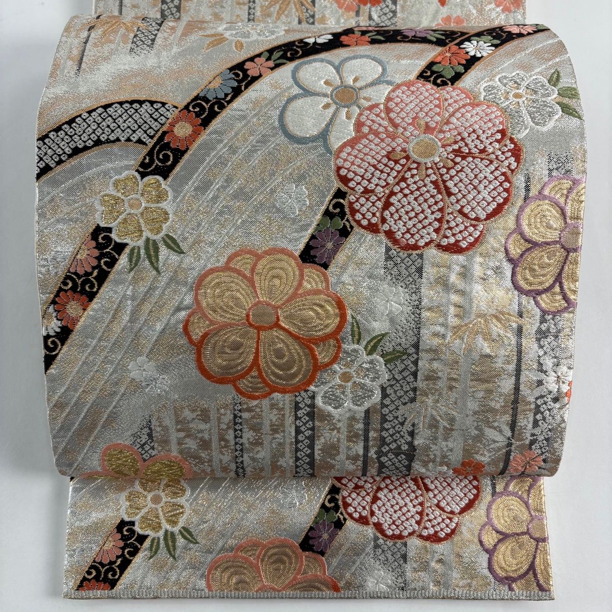 美品】 袋帯 秀品 梅 竹 金銀糸 箔 銀色 六通 正絹 【中古】 - メルカリ