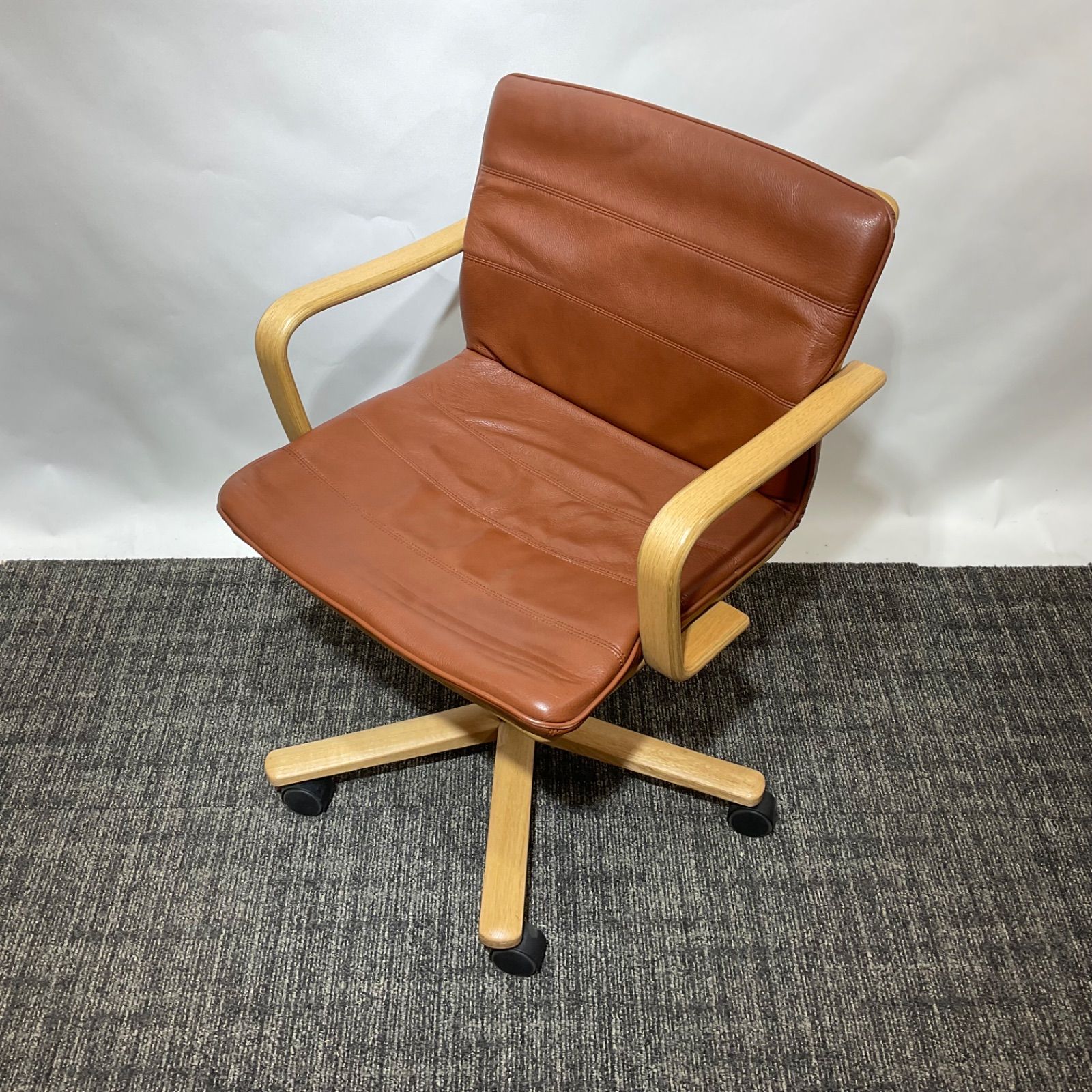 Conde House・カンディハウス】ラベンダー ダイニング(21) アーム