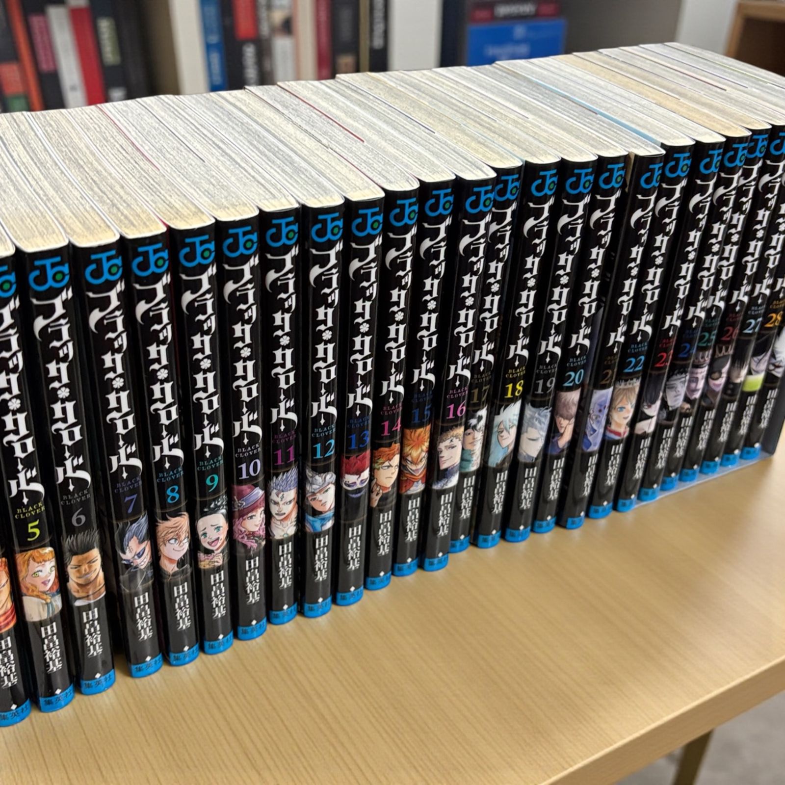 ブラッククローバー1巻～29巻（2巻、3巻欠品） - メルカリ