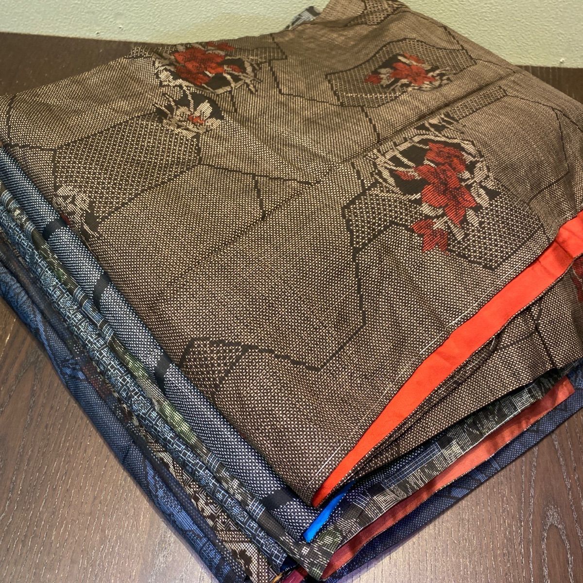 まとめ売り】正絹大島紬7枚 リメイク素材 ハンドメイド向け - メルカリ