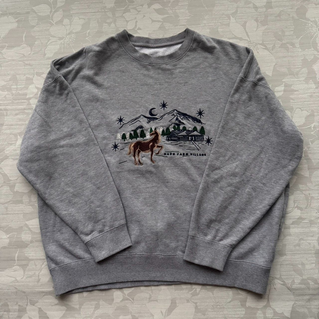 NASU FARM VILLAGE 那須ファームヴィレッジ 刺繍スウェット オーバー