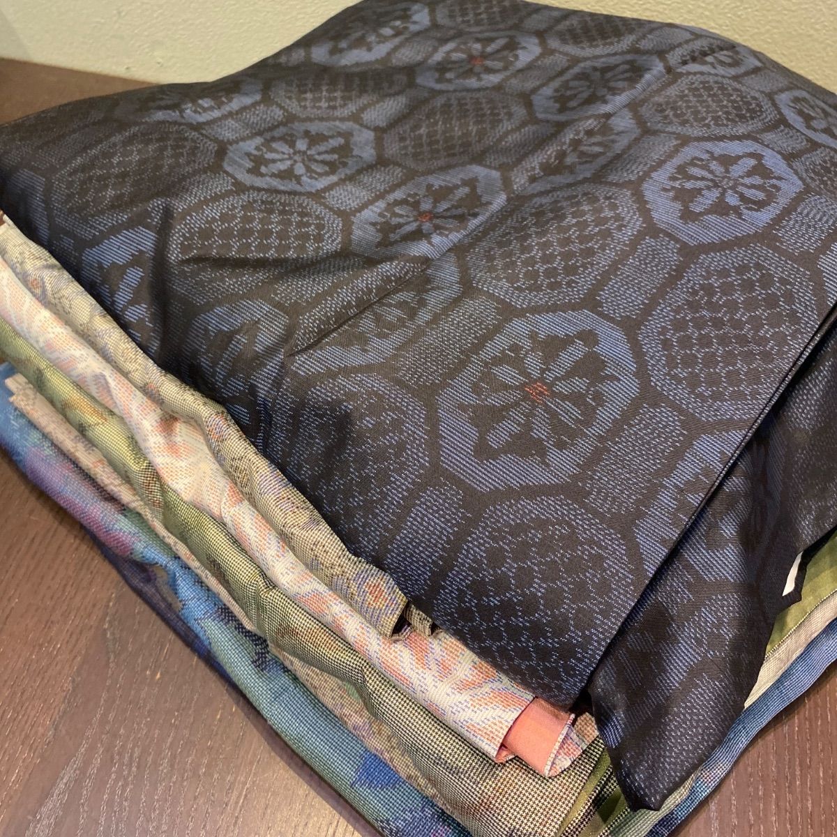 まとめ売り】正絹大島紬10枚 リメイク素材 ハンドメイド向け - メルカリ