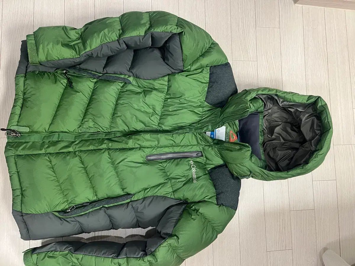 コロンビア ダウン ジャケット グリーン 105 XL - メルカリ