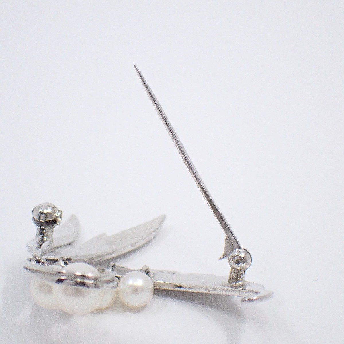 MIKIMOTO ミキモト リーフモチーフ ブローチ シルバー/パール5粒【い