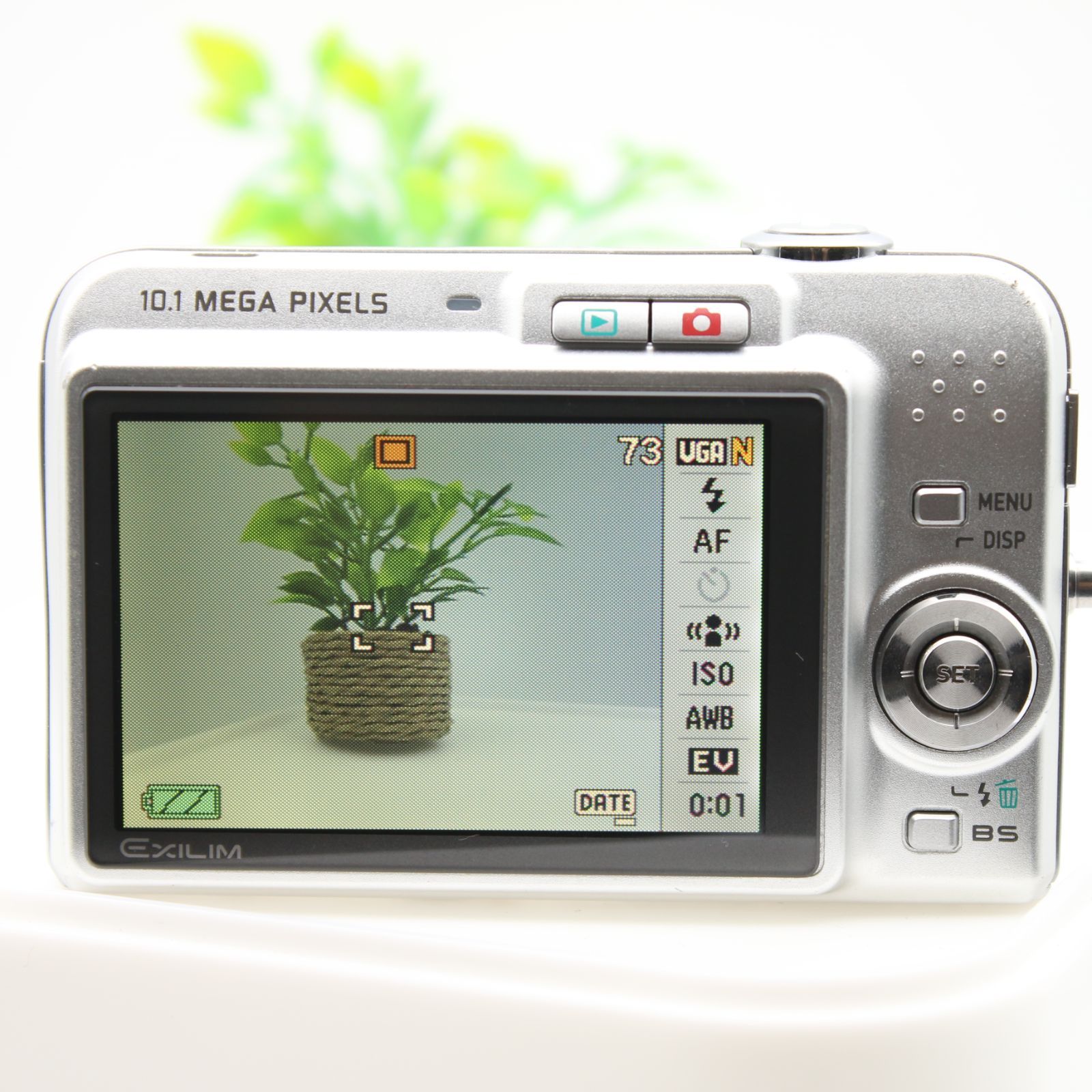 極上品】 CASIO EXILIM EX-Z1050 シルバー ZOOM デジタルカメラ