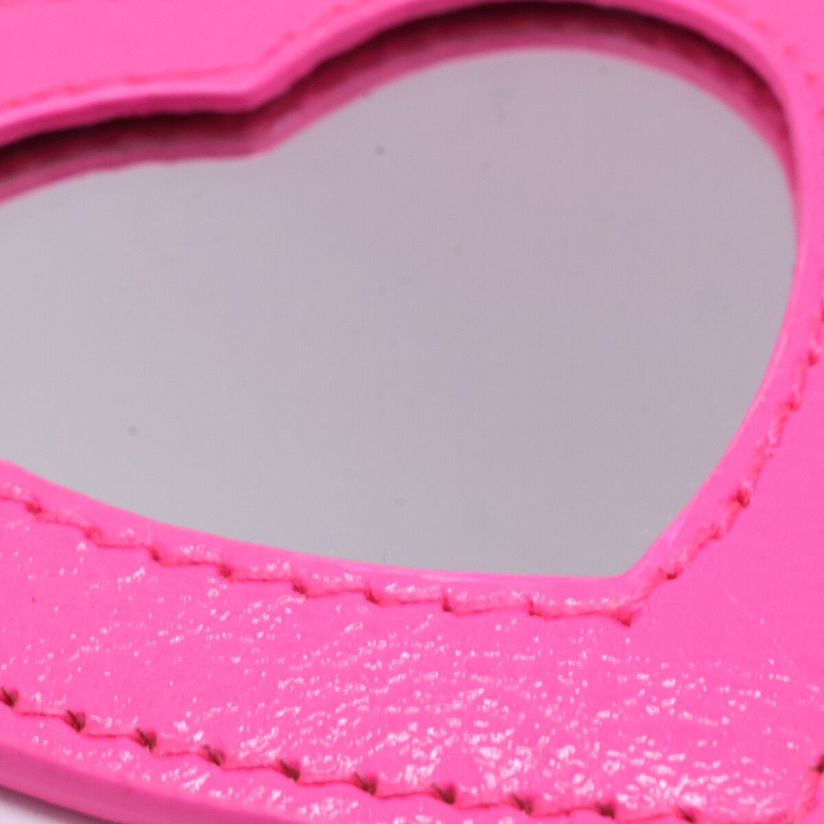 BALENCIAGA バレンシアガ 【美品】ハート ミラー - メルカリ