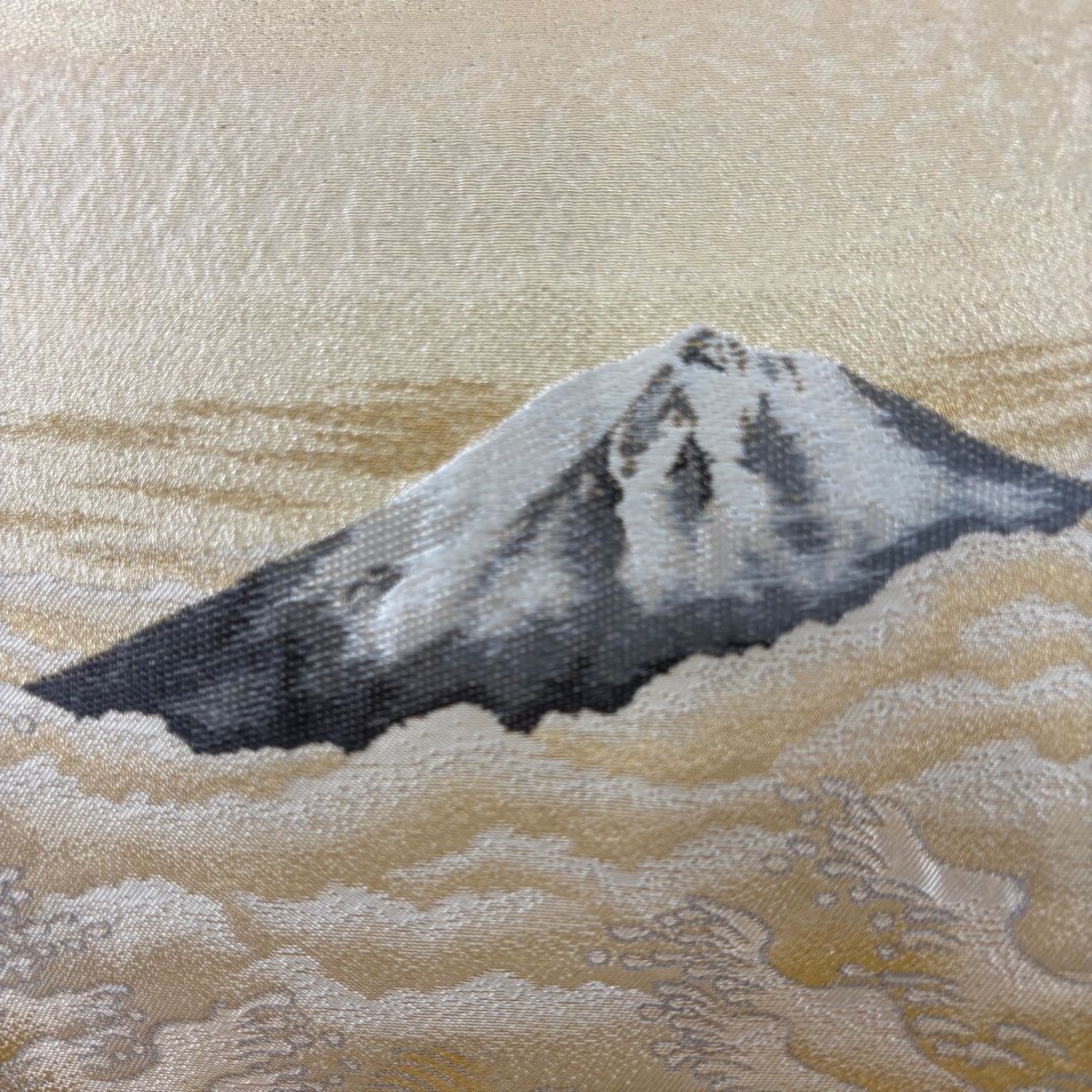 美品】 袋帯 秀品 横山大観 落款 富士山 波 箔 金色 お太鼓柄 正絹