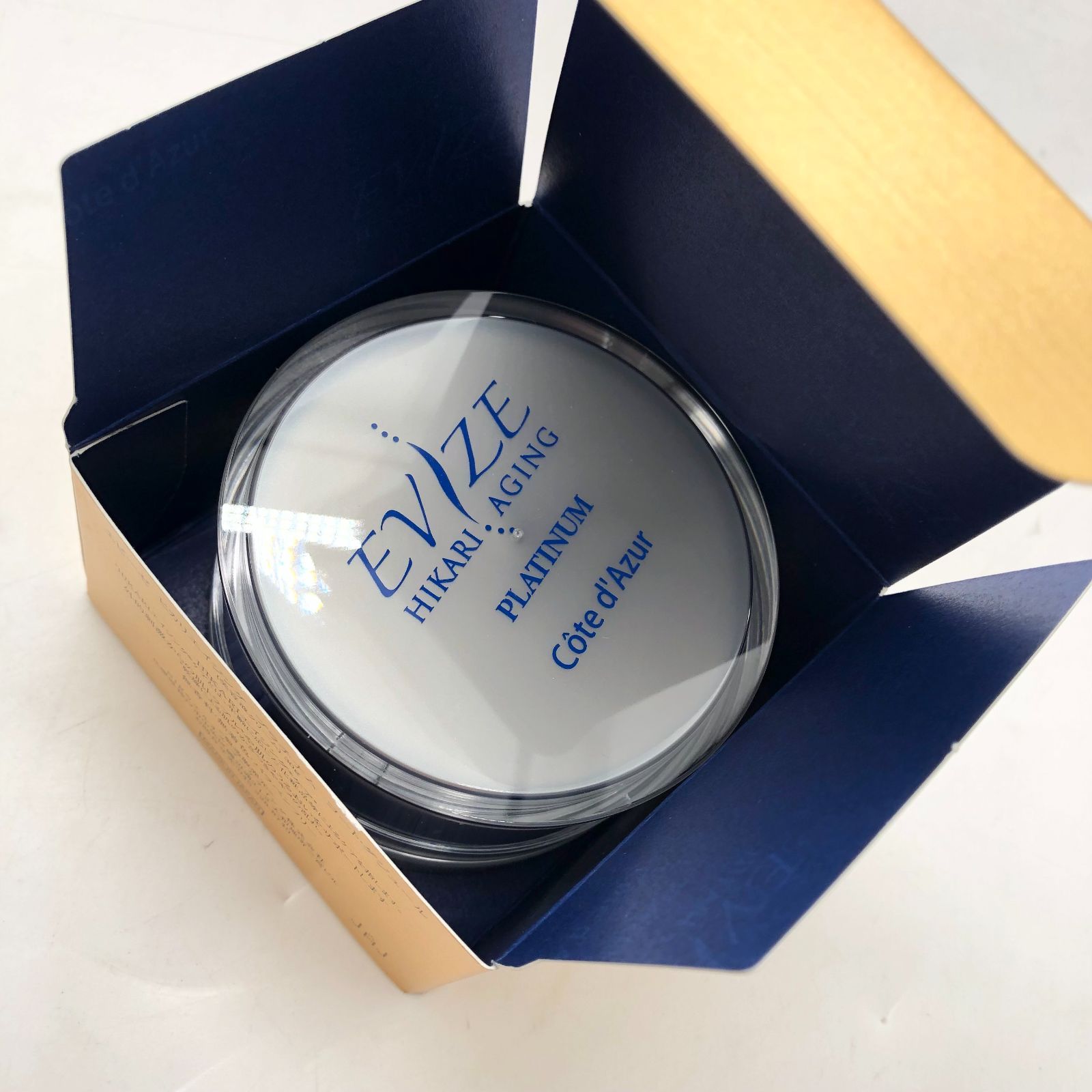 エビーゼ ヒカリエイジング モイストローション、プラチナム コート