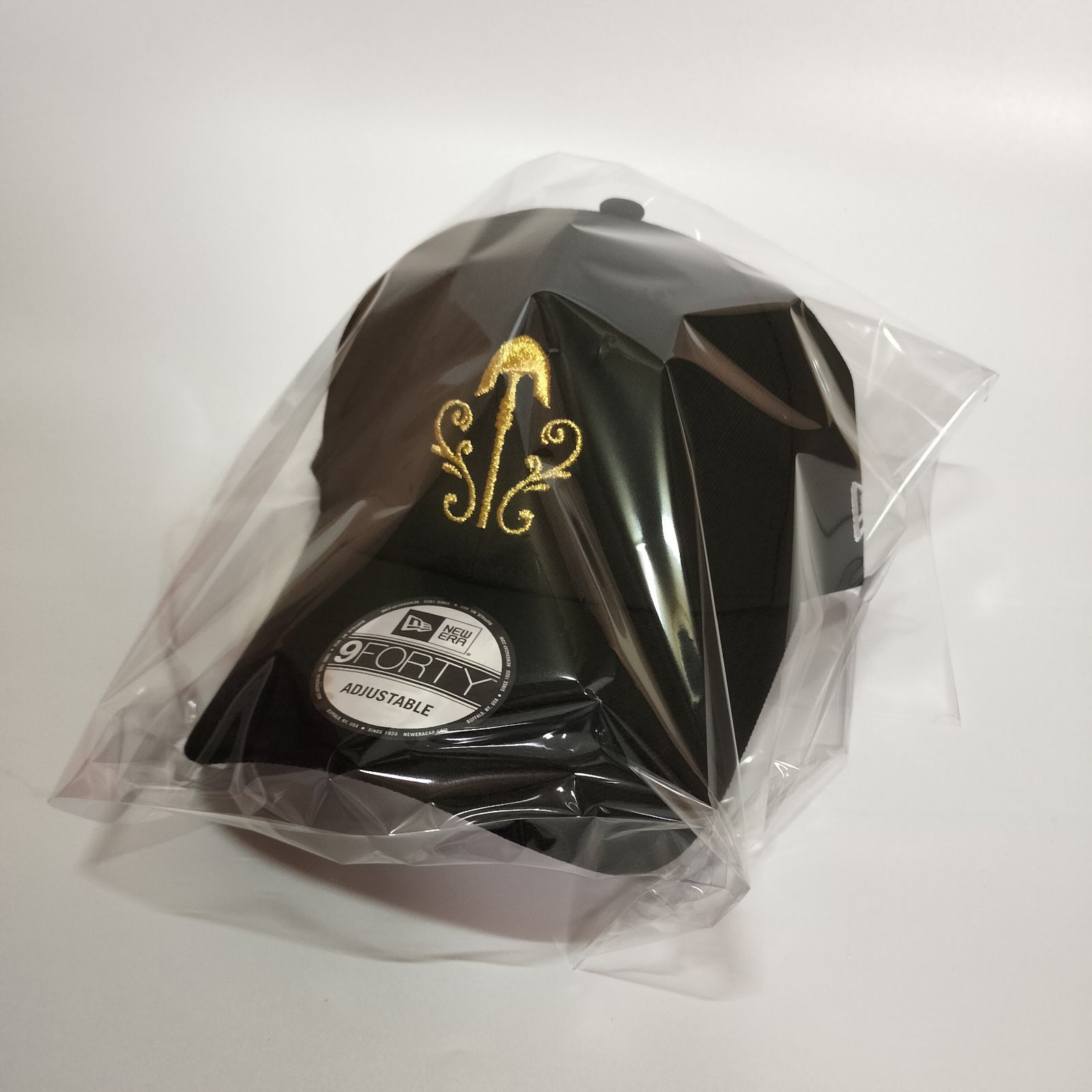 新品】ニューエラ ジョジョの奇妙な冒険 コラボ 黄金の風 キャップ 矢