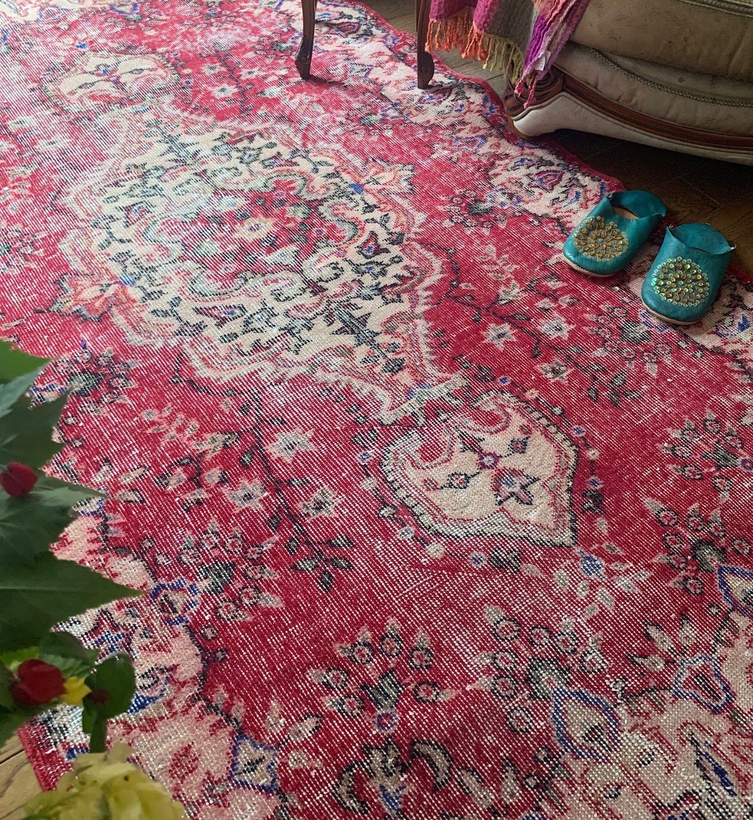 シャビーレッド 204cm×119cm 宝石メダリオン トルコヴィンテージラグ