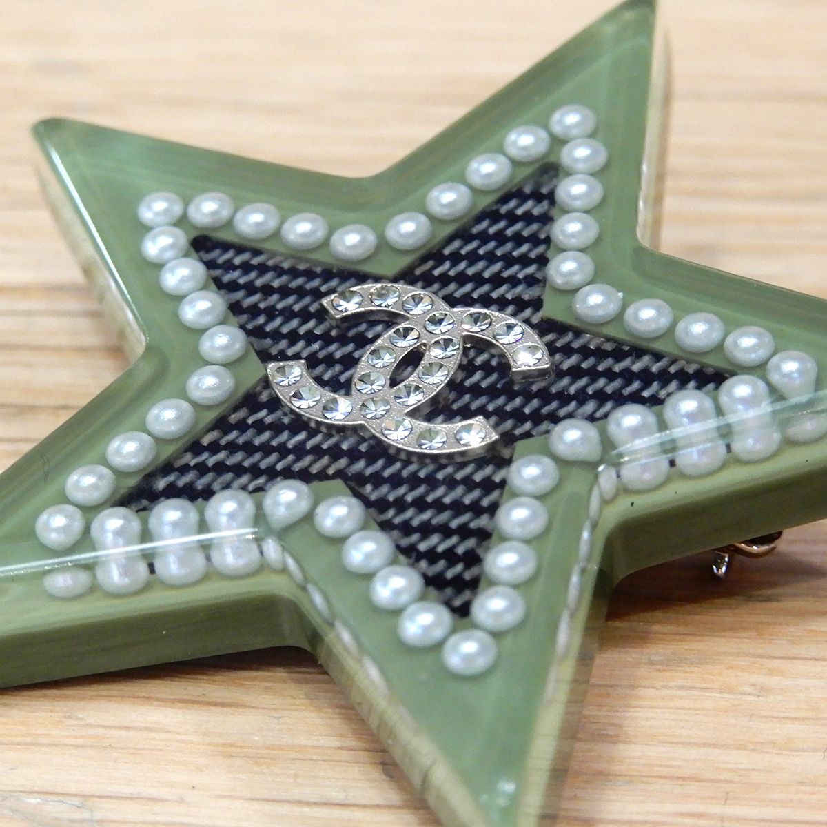 超美品】シャネル スター ブローチ レジン ココマーク カーキ 17C 星型