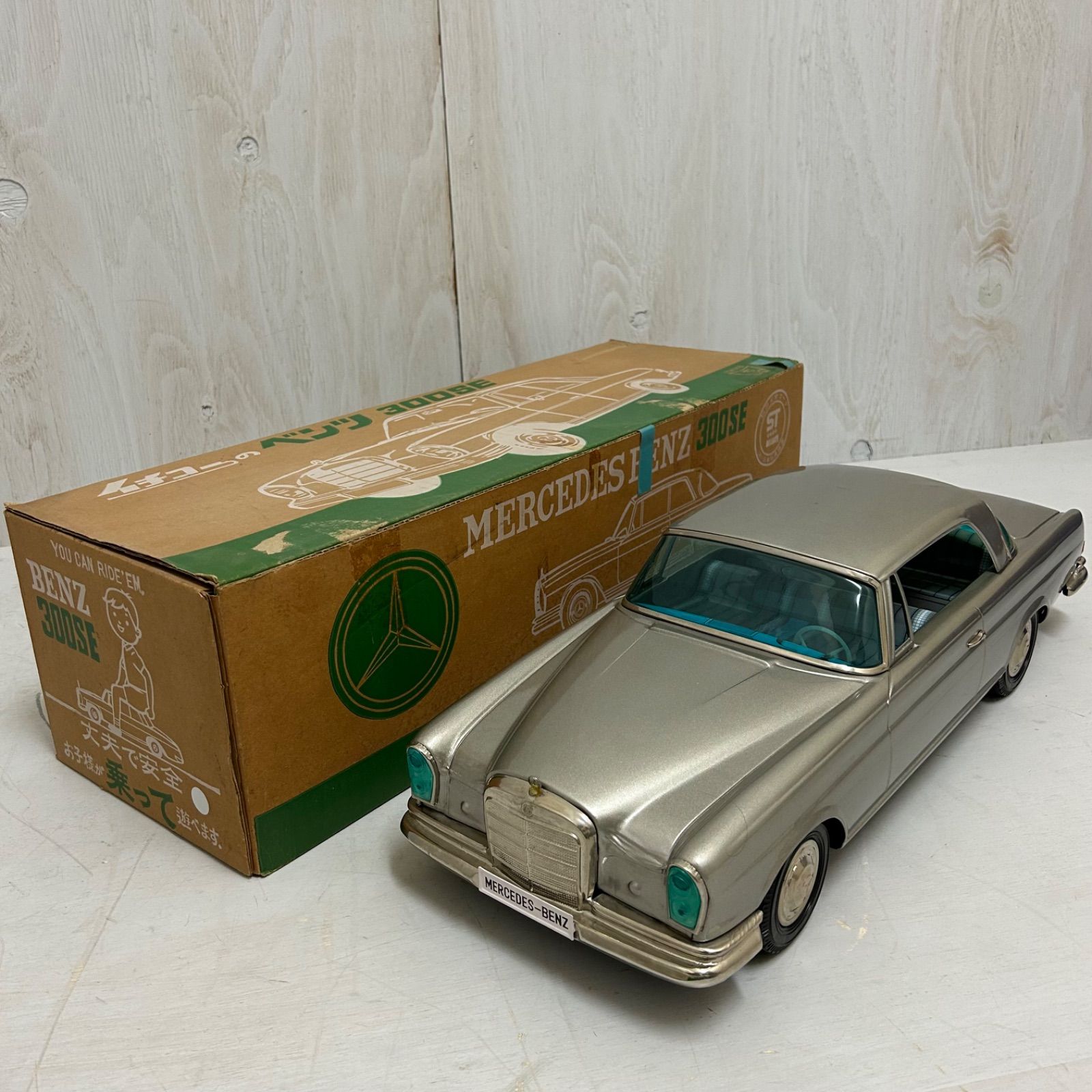 ベンツ プラモデル イチコーの金属玩具 メルセデスベンツ シルバー