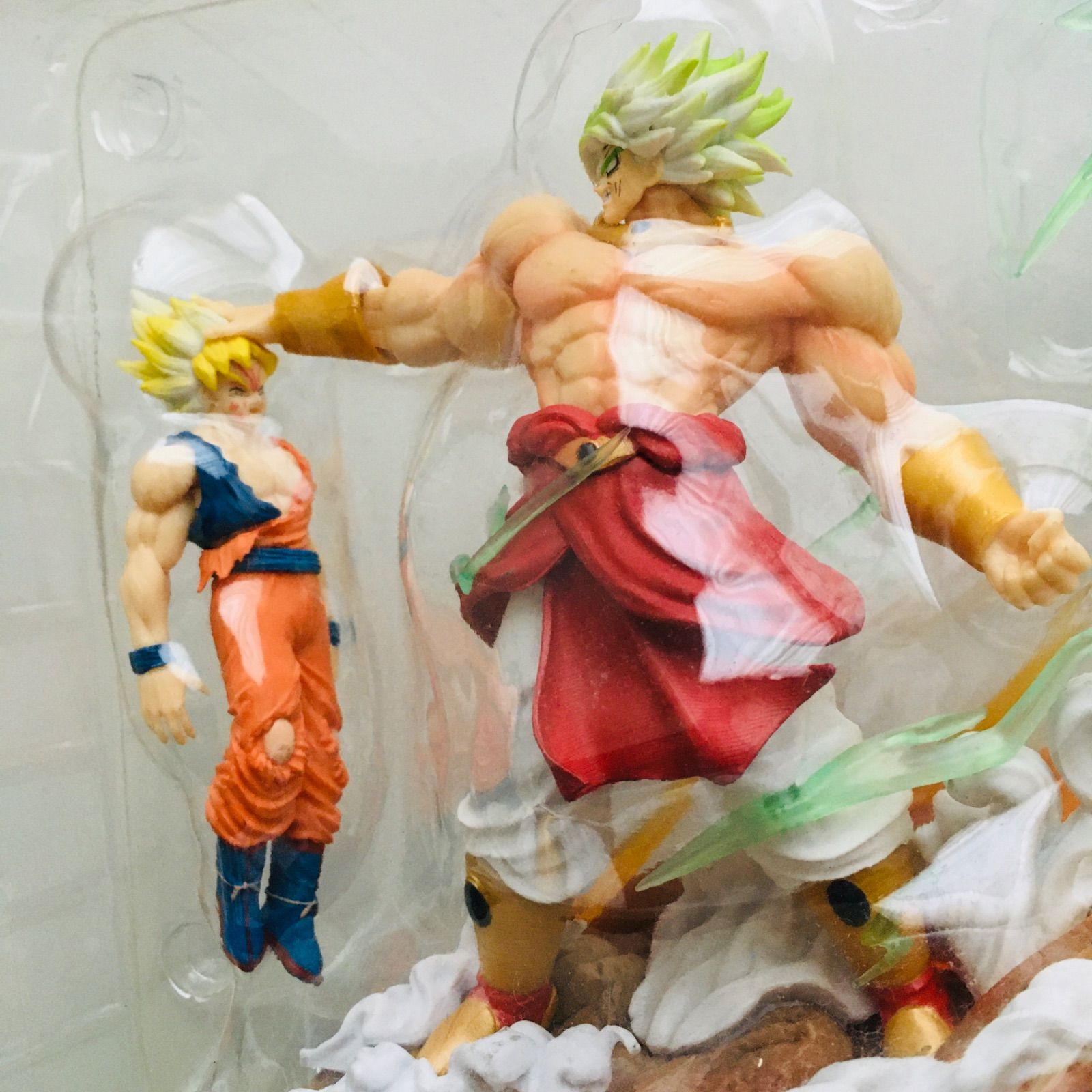 レア稀少・海外限定版】ドラゴンボール ブロリー VS スーパーサイヤ人