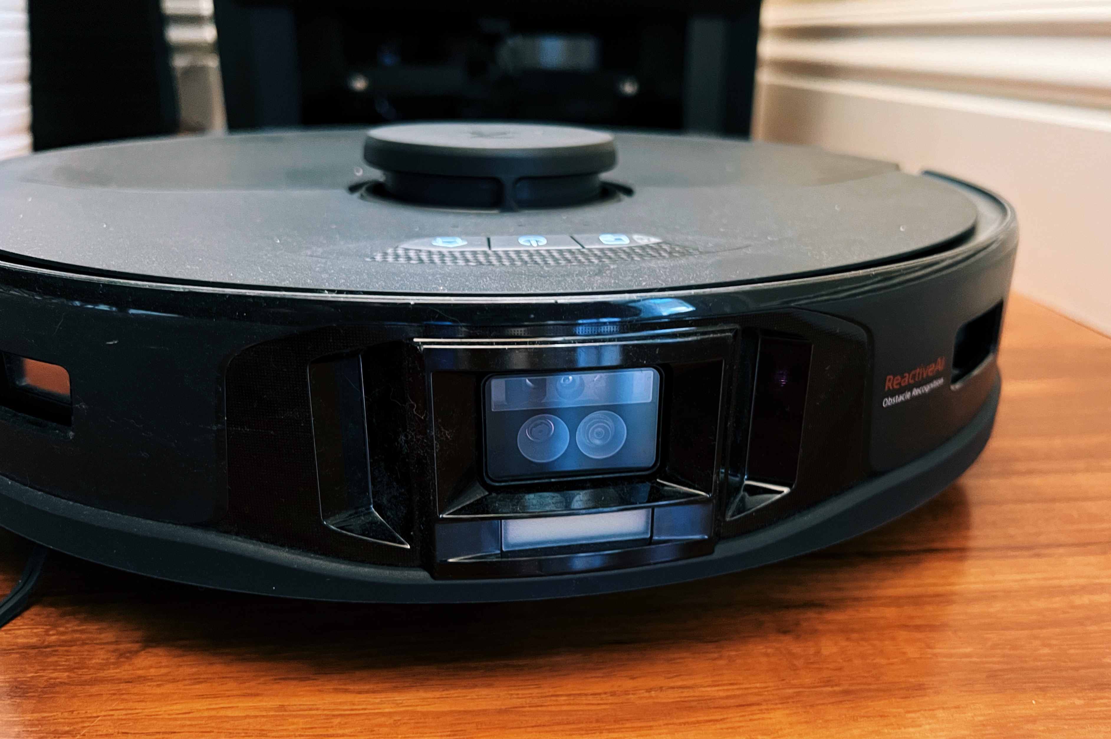 Roborock S7 MaxV Ultra Is a Robot Vacuum and Mop That Actually