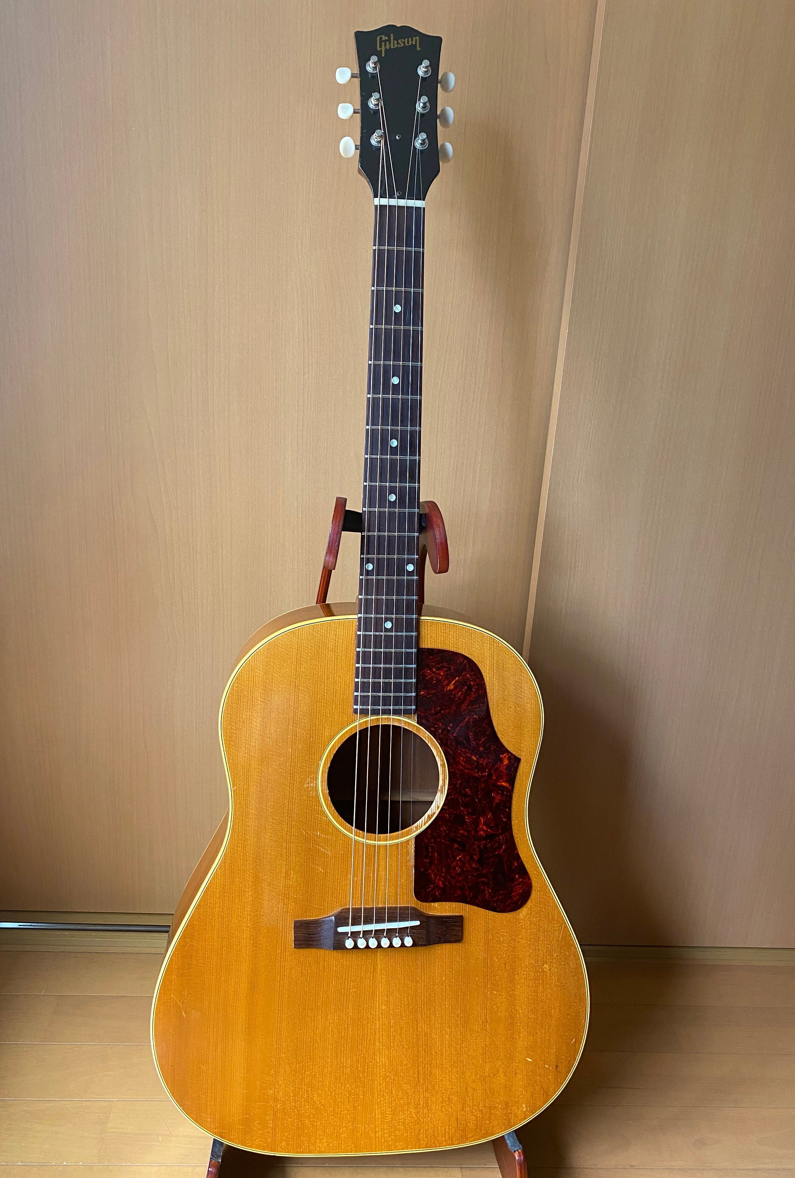 新品同様 Gibson J-50 2022年 ケース付き 新品同様 Gibson J-50 2022年