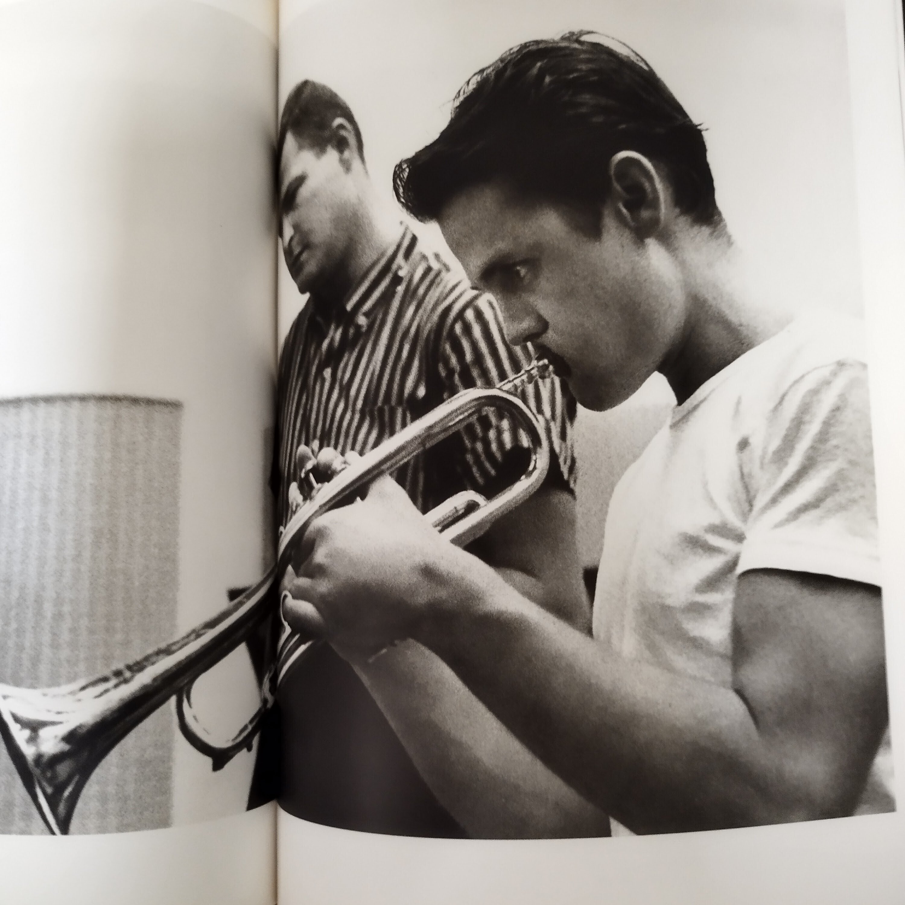 チェット・ベイカー写真集『Young Chet』について思うことを少し｜古書