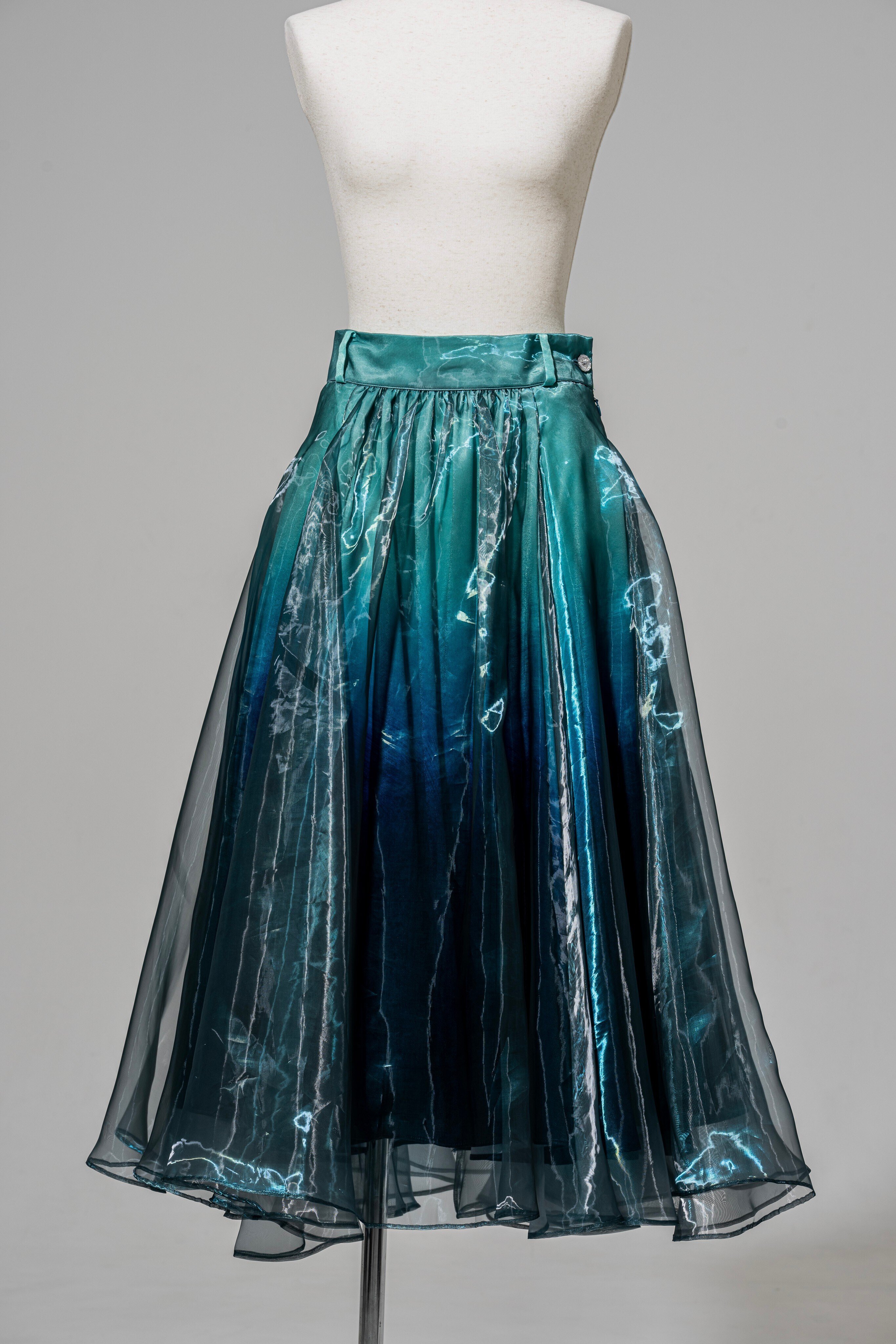 2023新作のオーロラ生地について、そして『見えないものを見ようとして