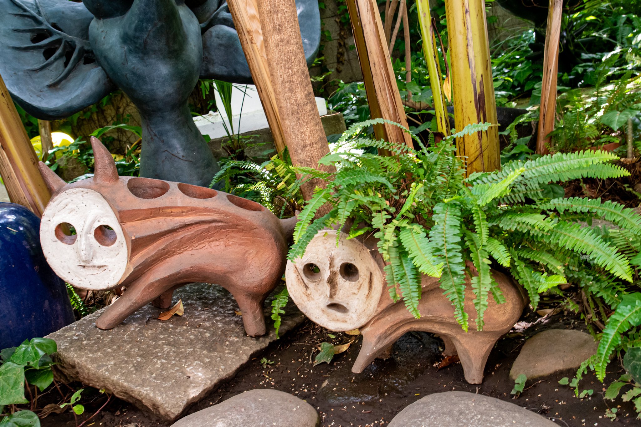 犬の植木鉢】岡本太郎（1955）｜きゃろ