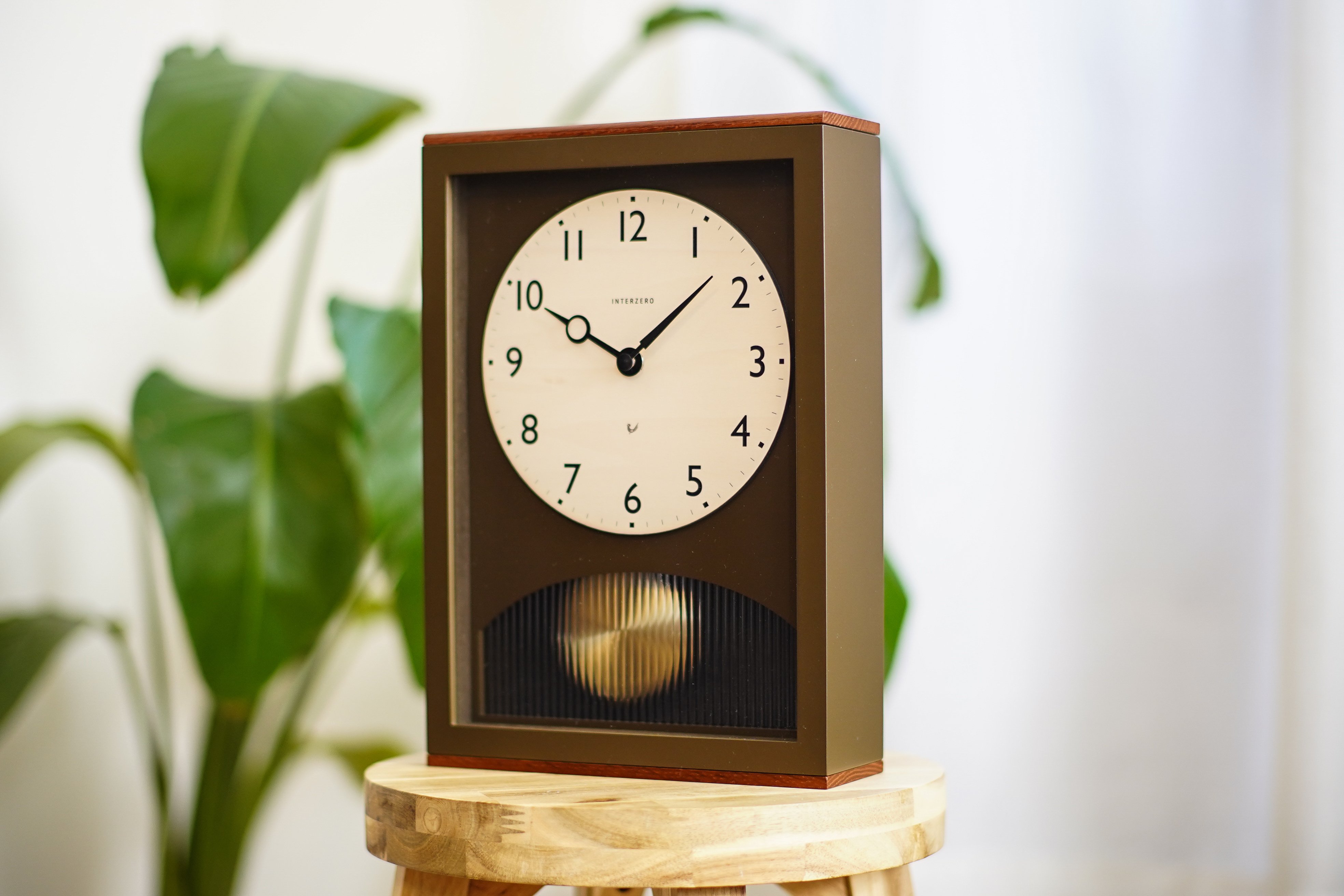振り子時計の魅力 - 昭和レトロ×現代インテリア｜INTERZERO