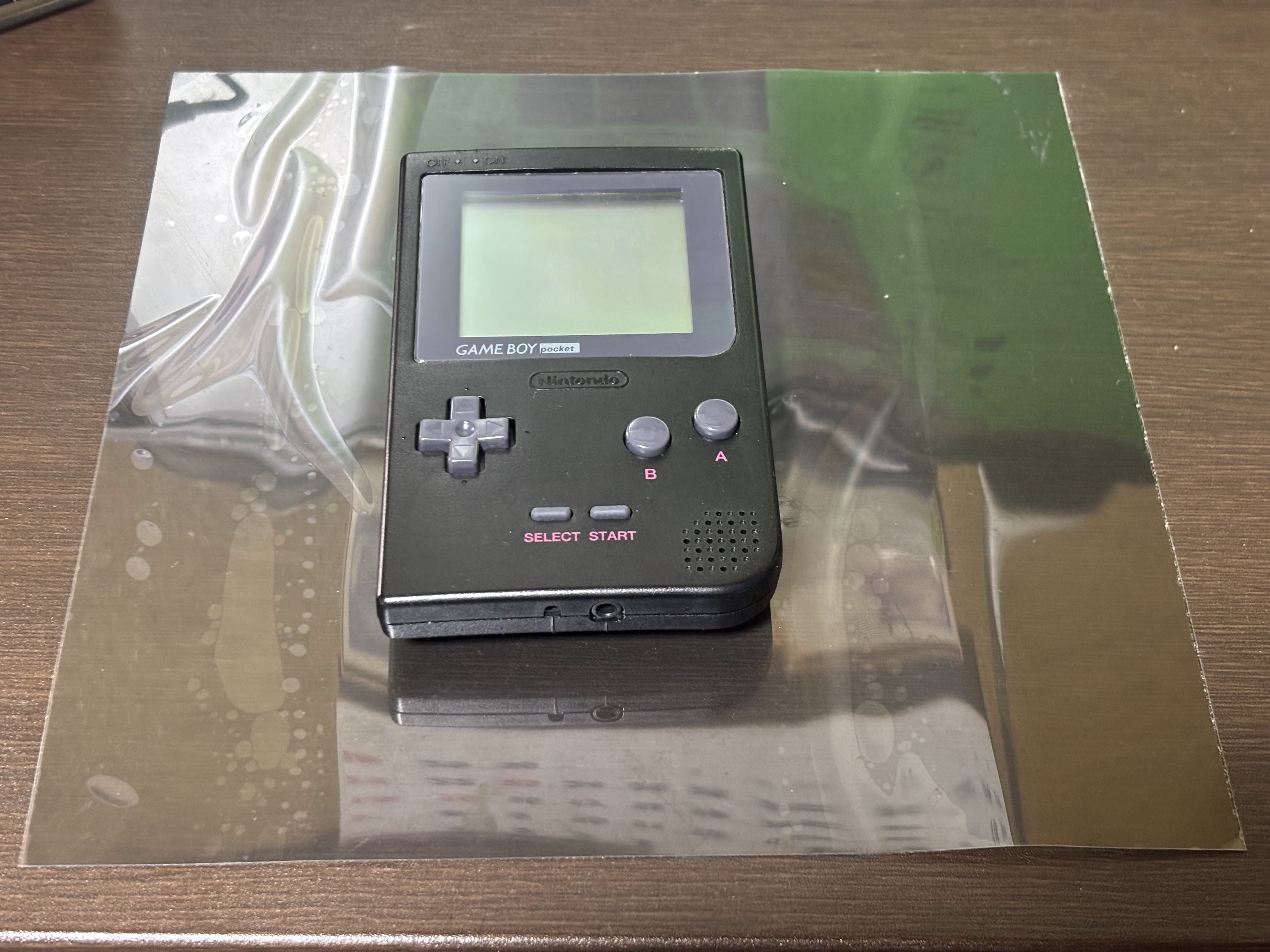 ゲームボーイポケットの偏光板張替え｜忍