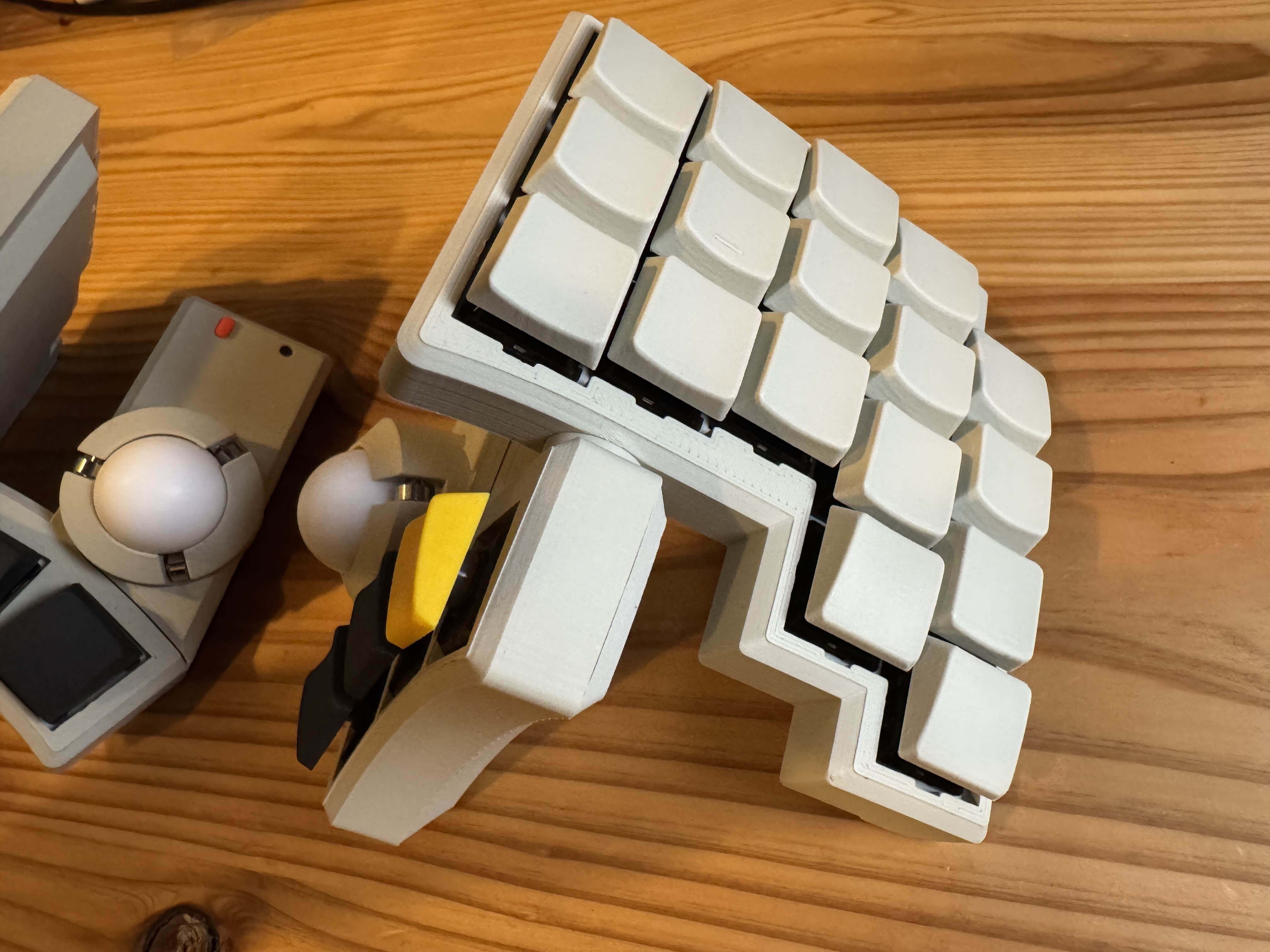 小人キーを組み立てた｜happy_ryo