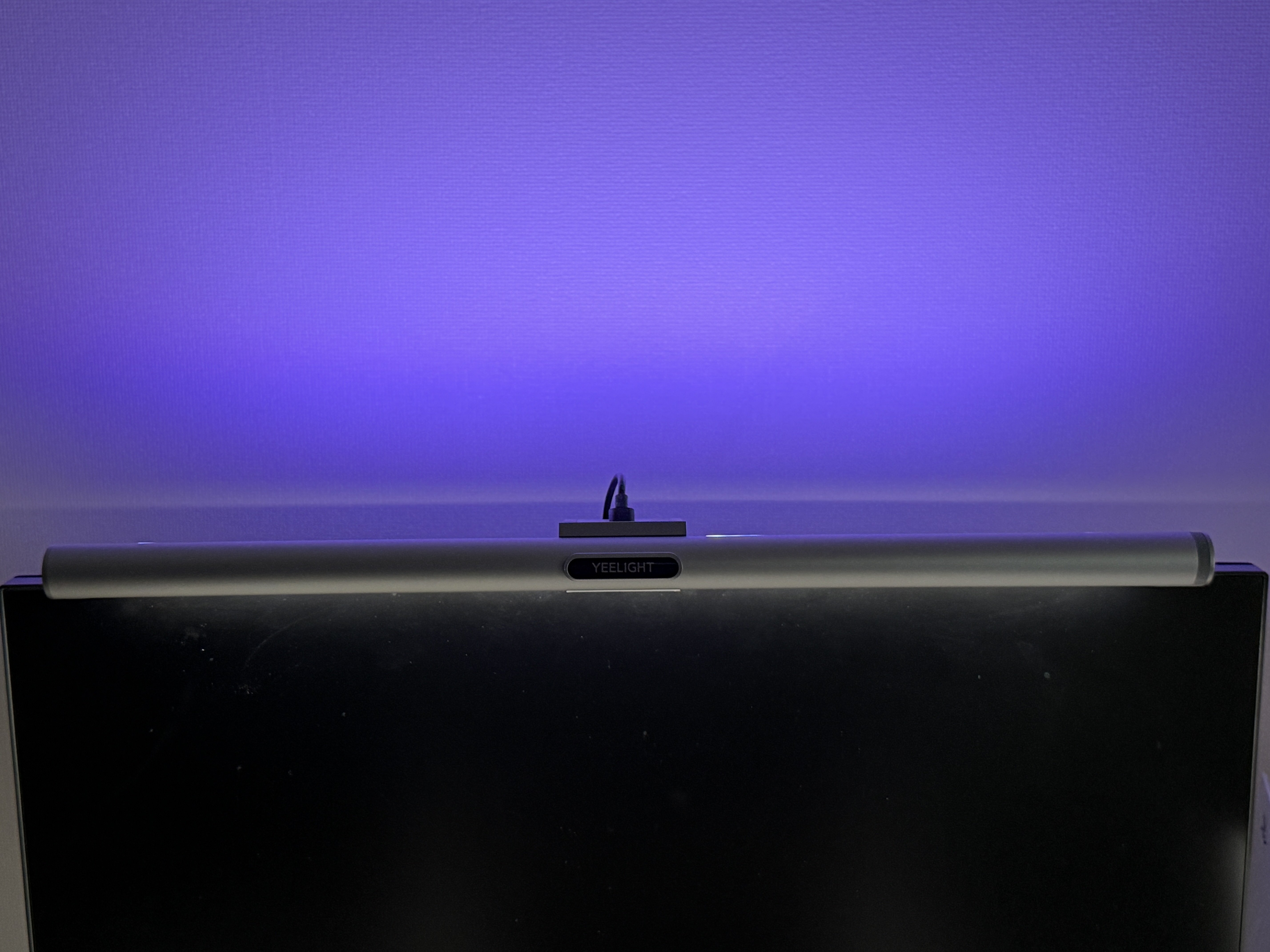 デスクをオシャレにするモニターライト『Yeelight』レビュー｜Aki@Games