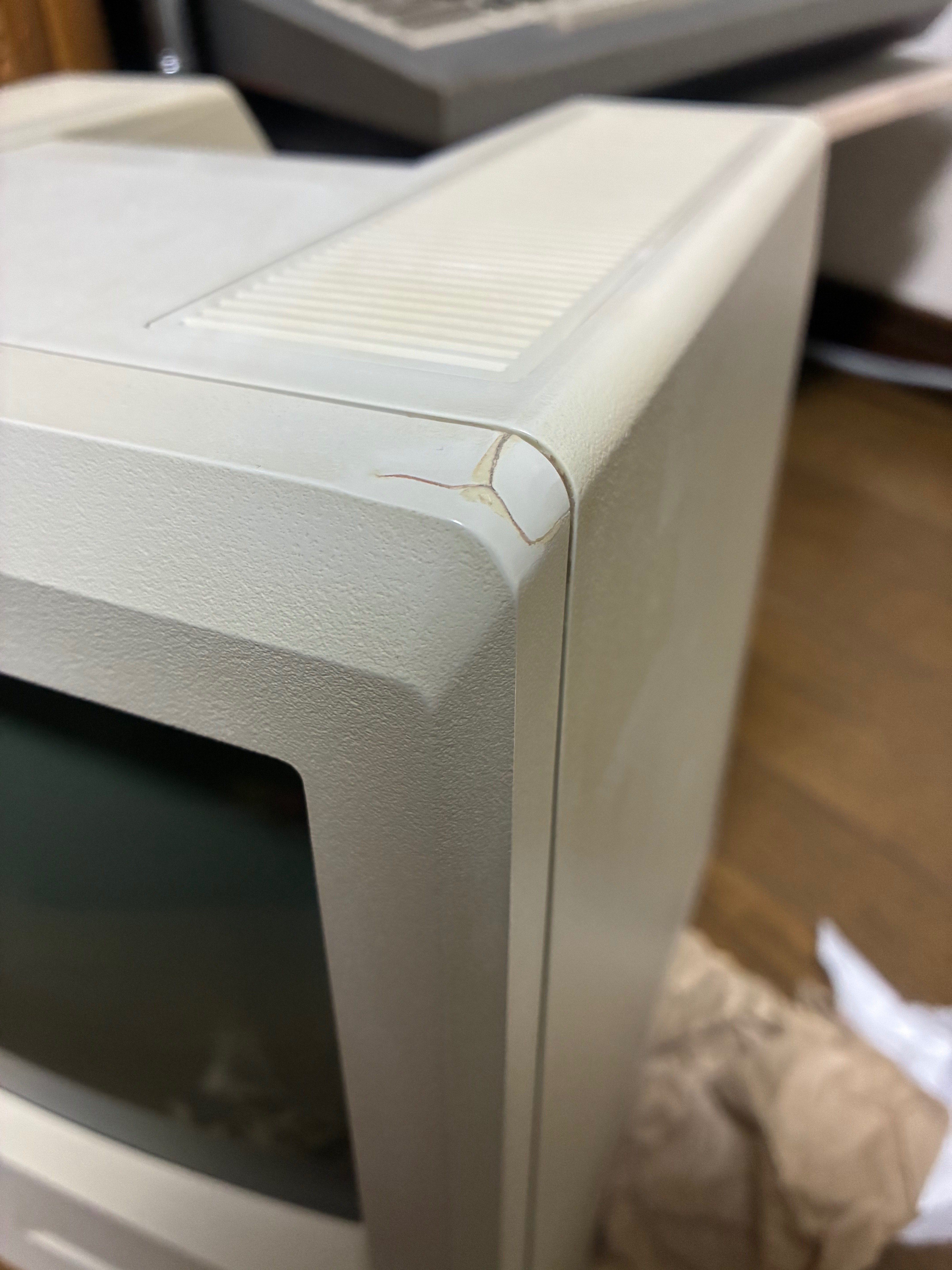 Macintosh Plusのケースを補修！｜Tookato
