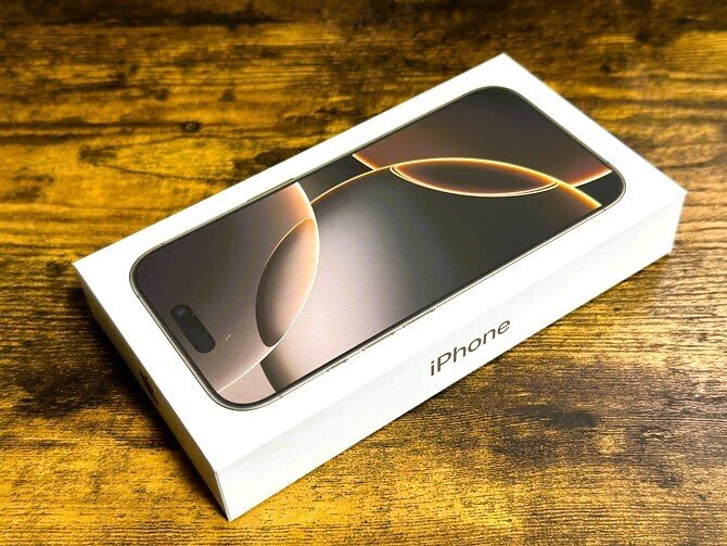 iPhone 16 Pro デザートチタニウム 128GB」がやってきた！開封の儀から