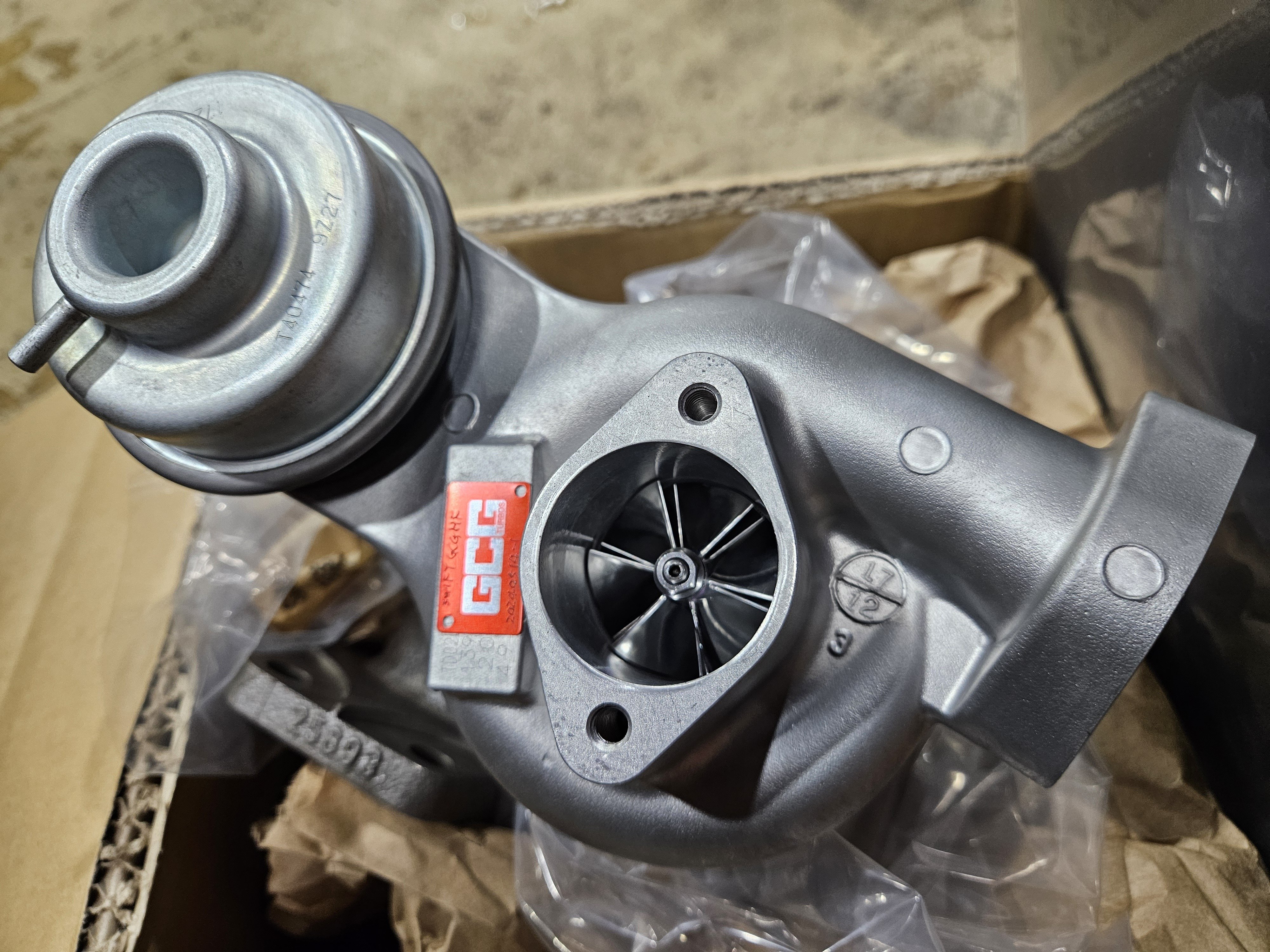 本日さえも無料記事！ZC33S スイフトスポーツがファイナルエディション