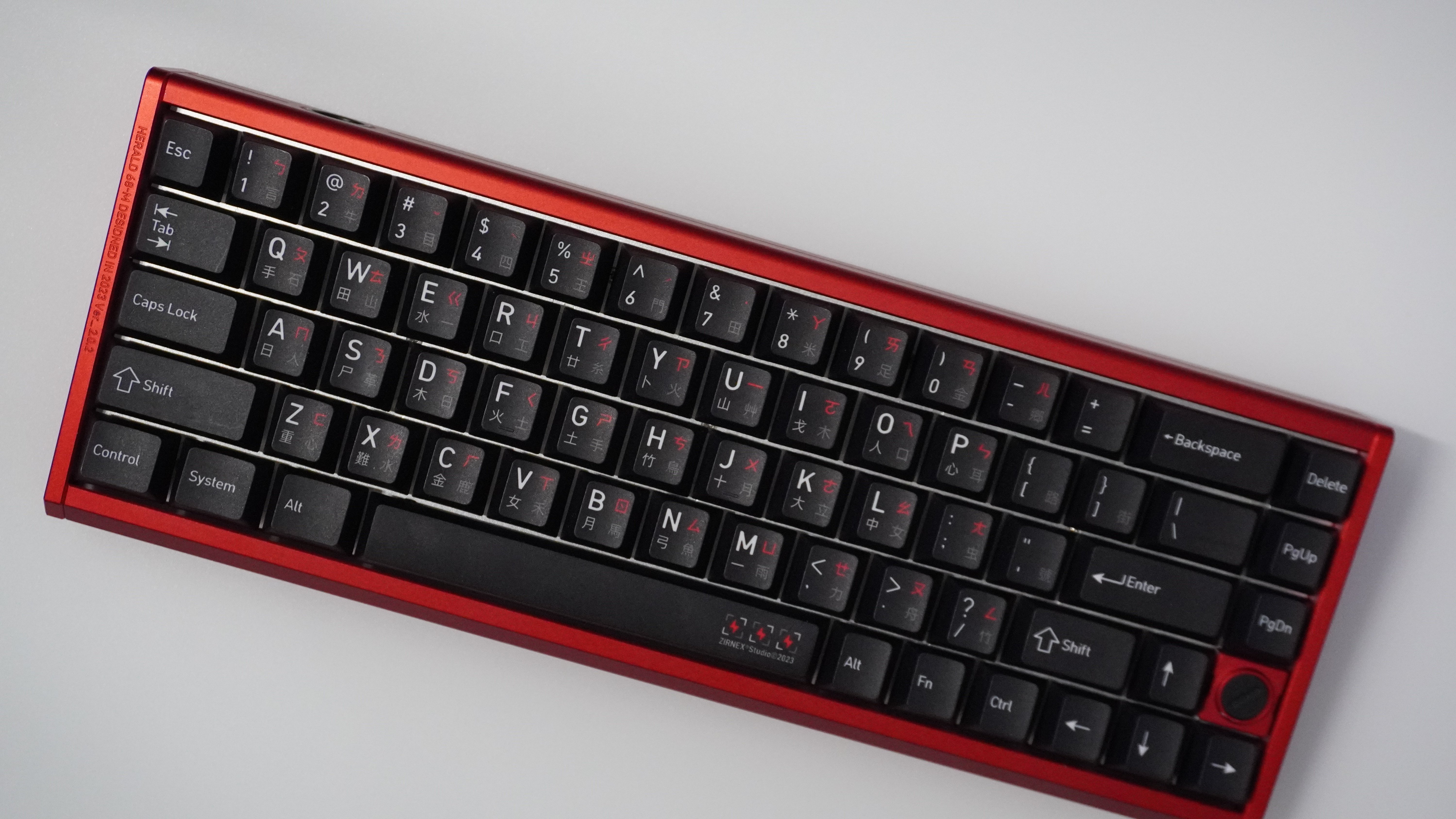 ハイクオリティ×ハイスペックなラピトリキーボード【ZIRNEX Herald 68