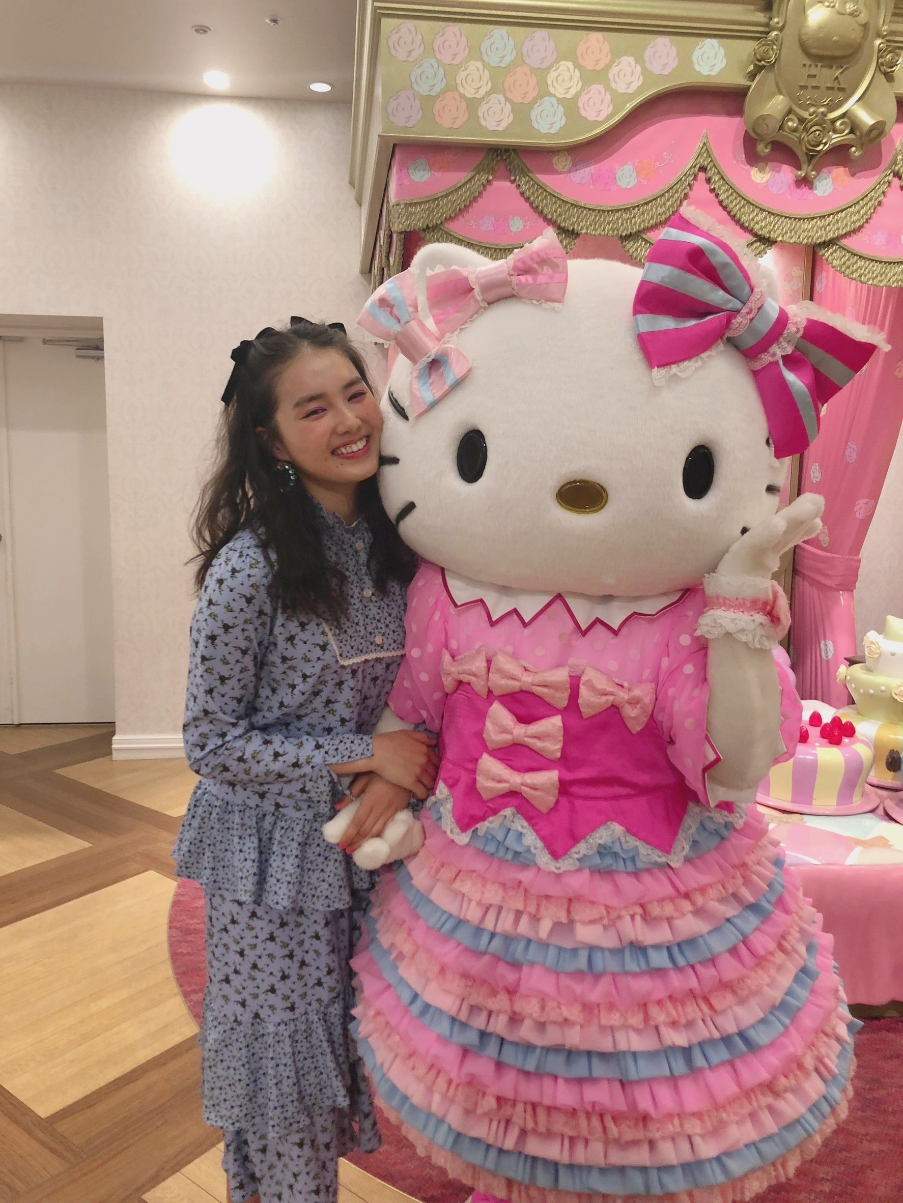 超レア品♡大人気♡夢を叶えた女性♡ハローキティぬいぐるみ黒ドレス