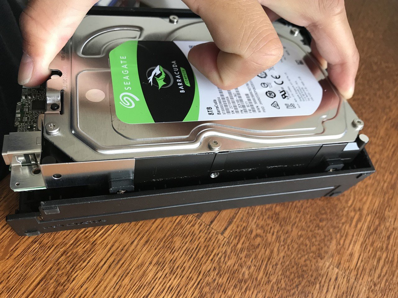 I-O DATA 外付けハードディスク(HDCZ-UT8KC)解体→HDD外付けケース