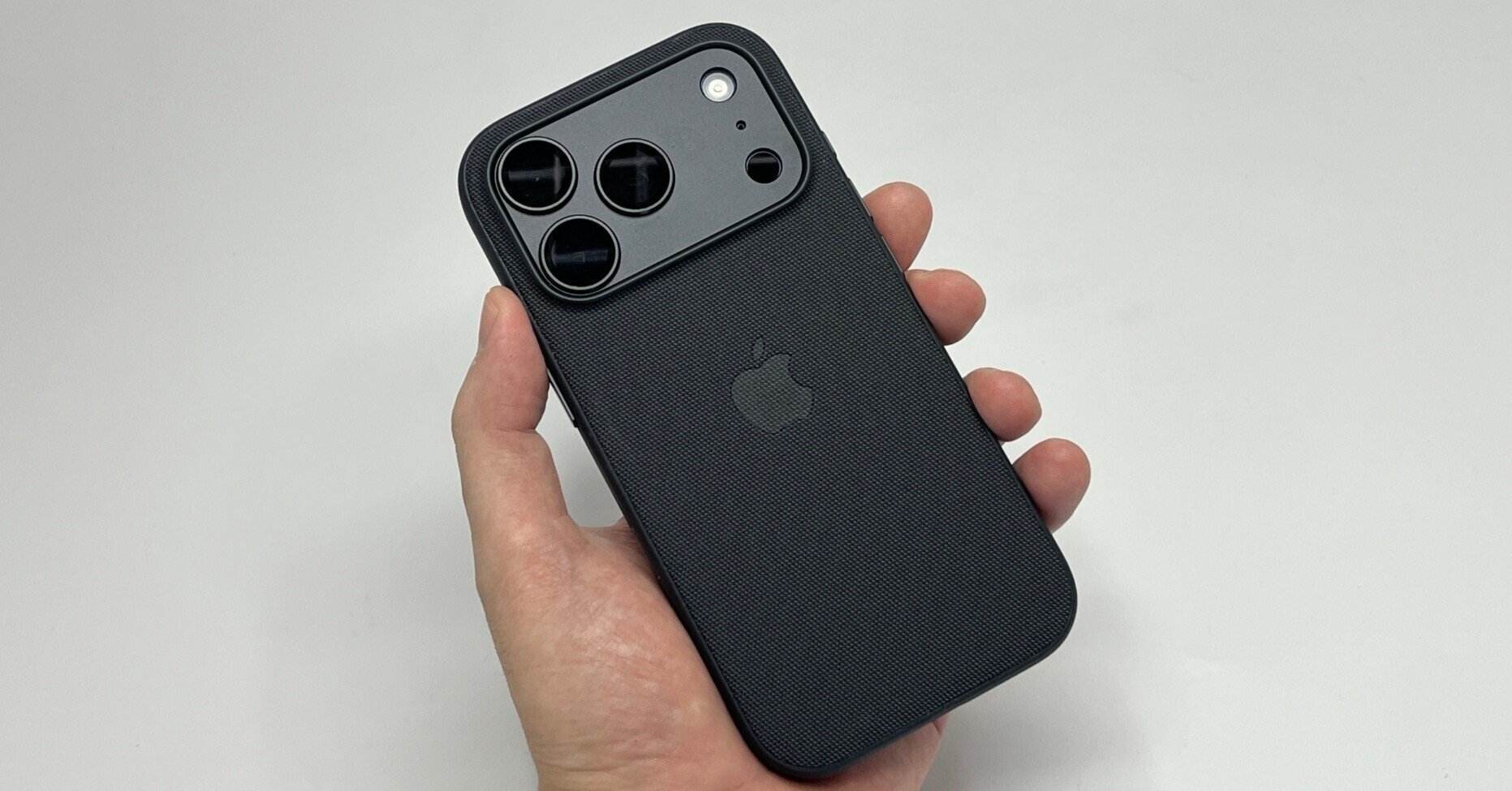 iPhone 17 Proをブラックにする方法｜KuroBox