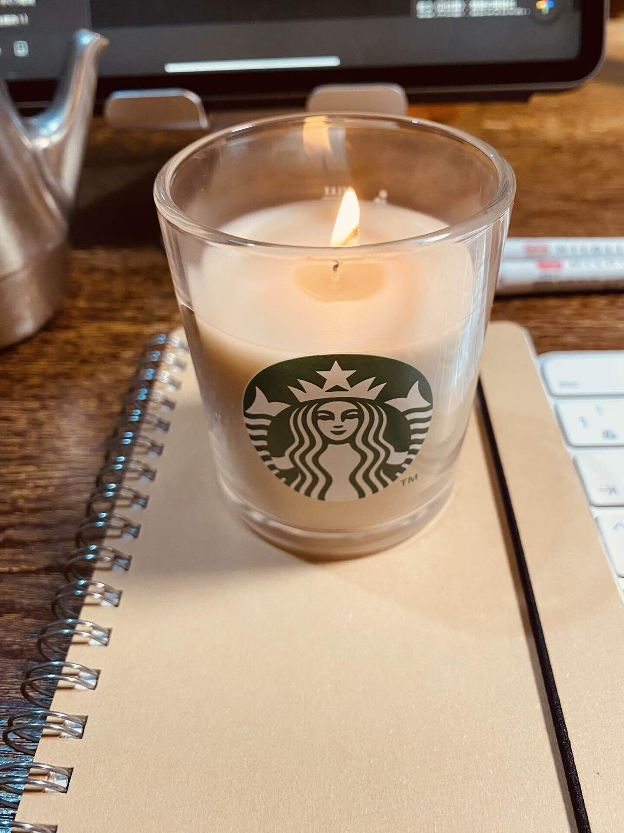 スタバホリデーシーズンの“キャンドル”買ってみた｜mika note（旧Meijia）