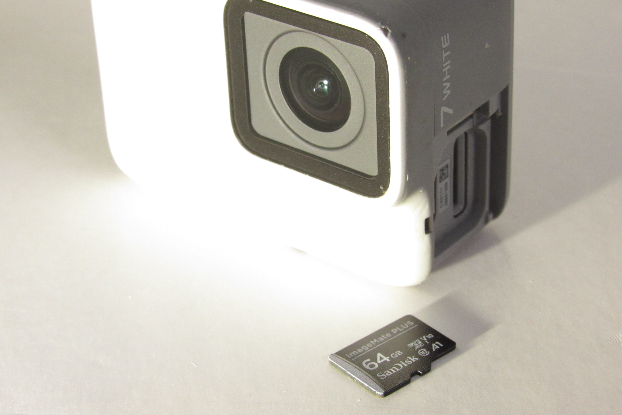 GoPro HERO7 White (SPTM1) 1080p 10MP Digital Action Camera