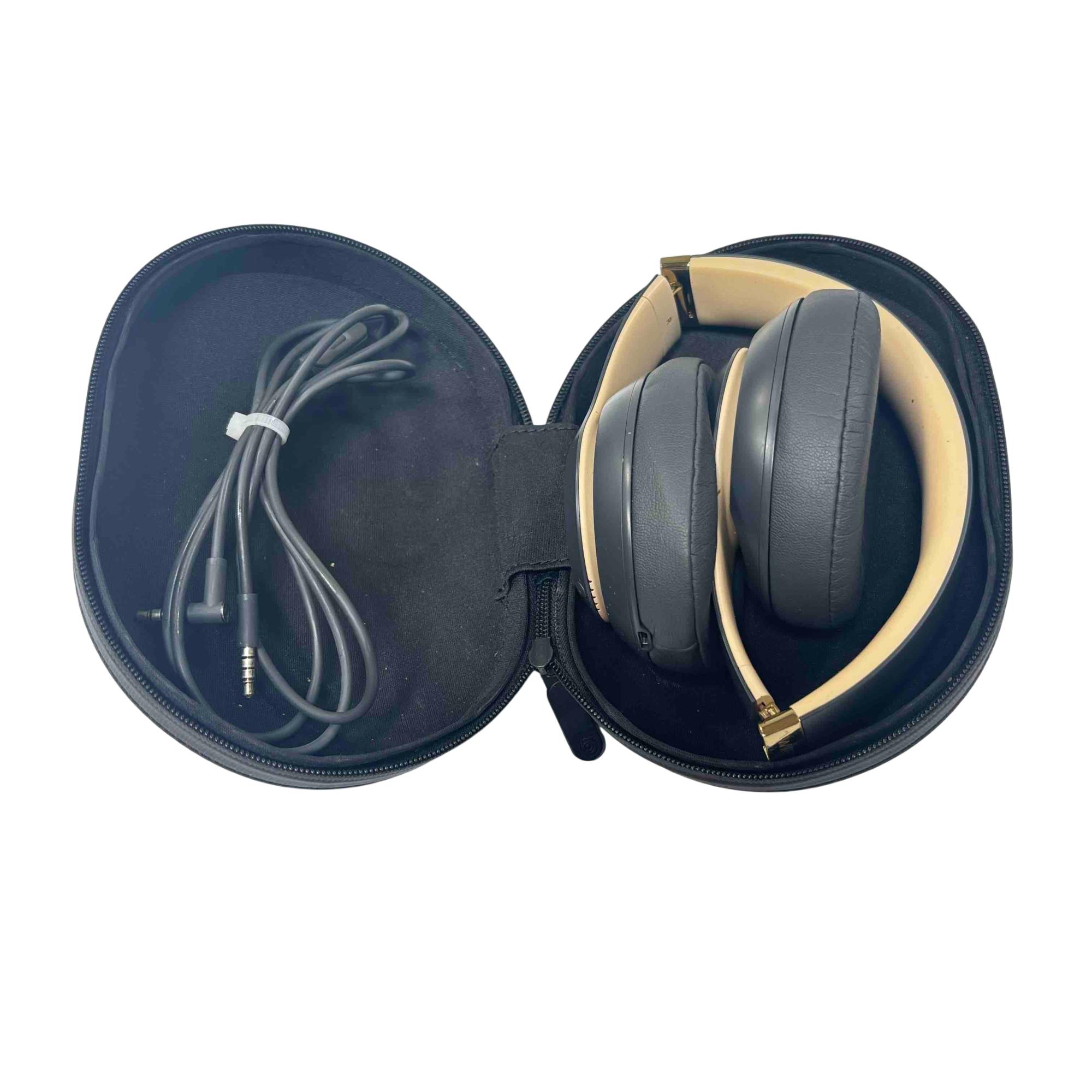 Beats Studio3 Wireless Over-Ear Headphones - Matte Black/Gold