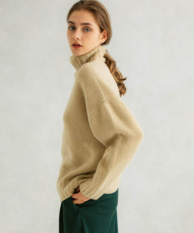 UNITED TOKYO(ユナイテッドトウキョウ)の「カシミヤウールタートル