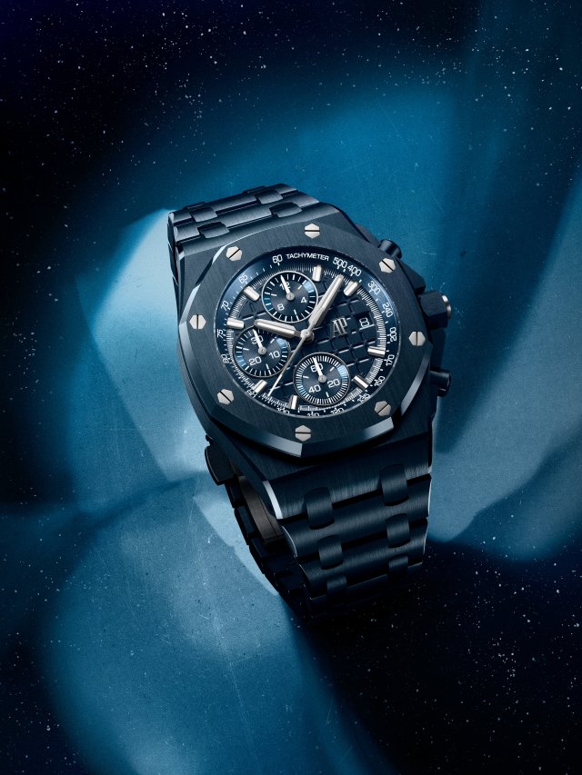 オーデマ ピゲより革新的なセラミックカラーの「ロイヤル オーク