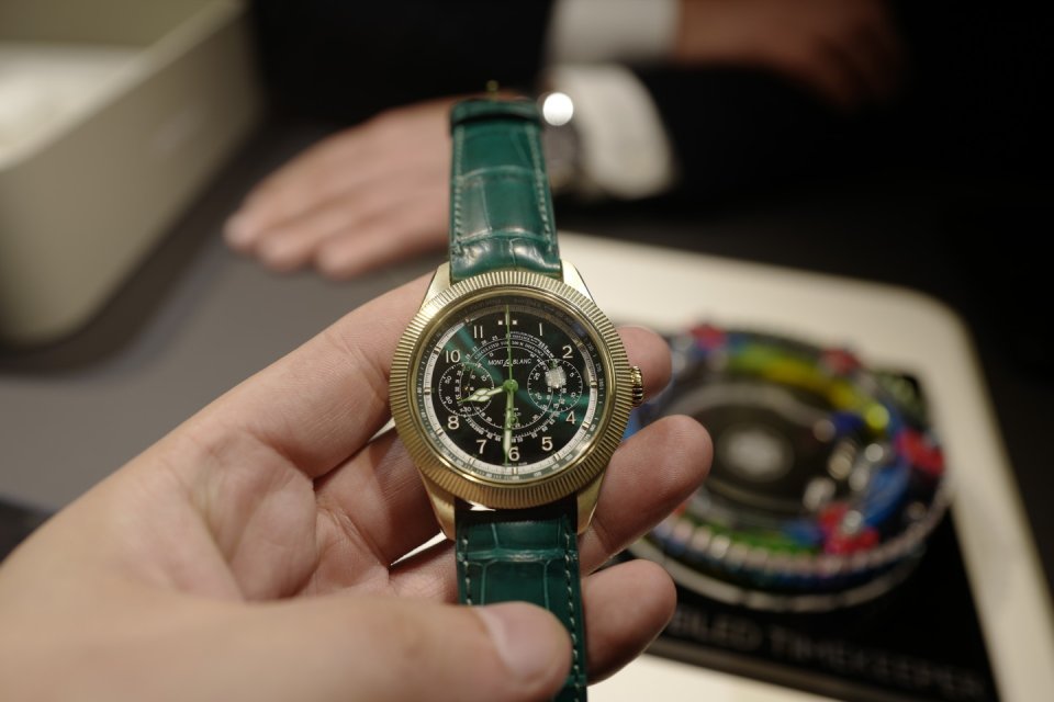 モンブラン 「アンヴェイルド タイムキーパー ミネルバ」～ベゼルで