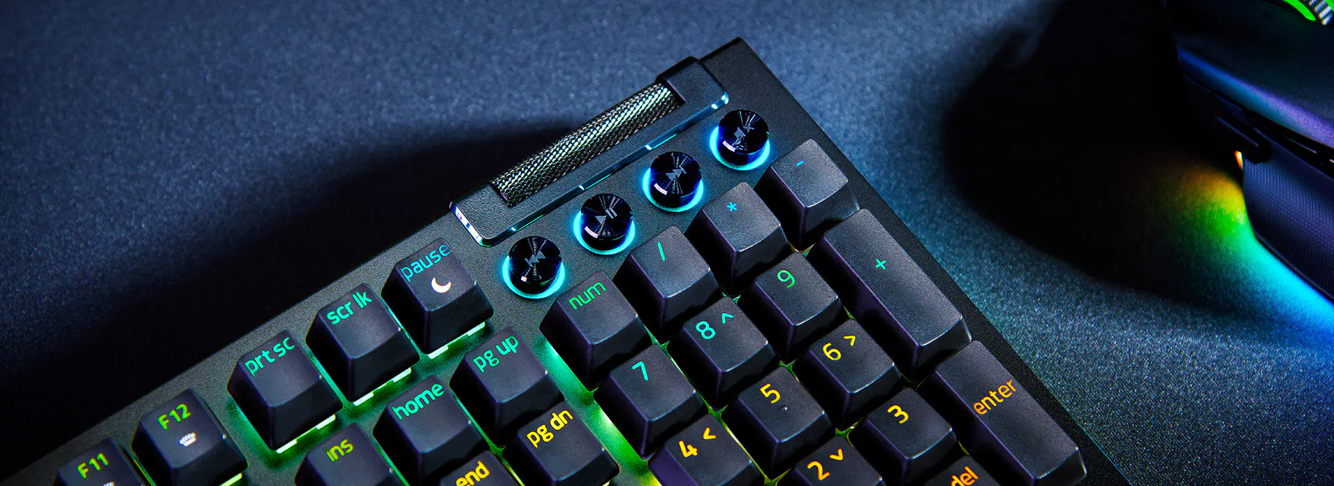 メカニカルゲーミングキーボード - Razer BlackWidow V4 (RGB