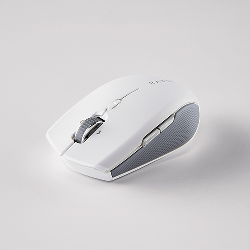 生産性を向上するワイヤレスメカニカルキーボード - Razer Pro Type