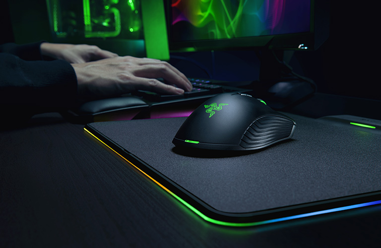 Wireless Mouse & Mouse Mat Combo | Razer Mamba & Firefly HyperFlux