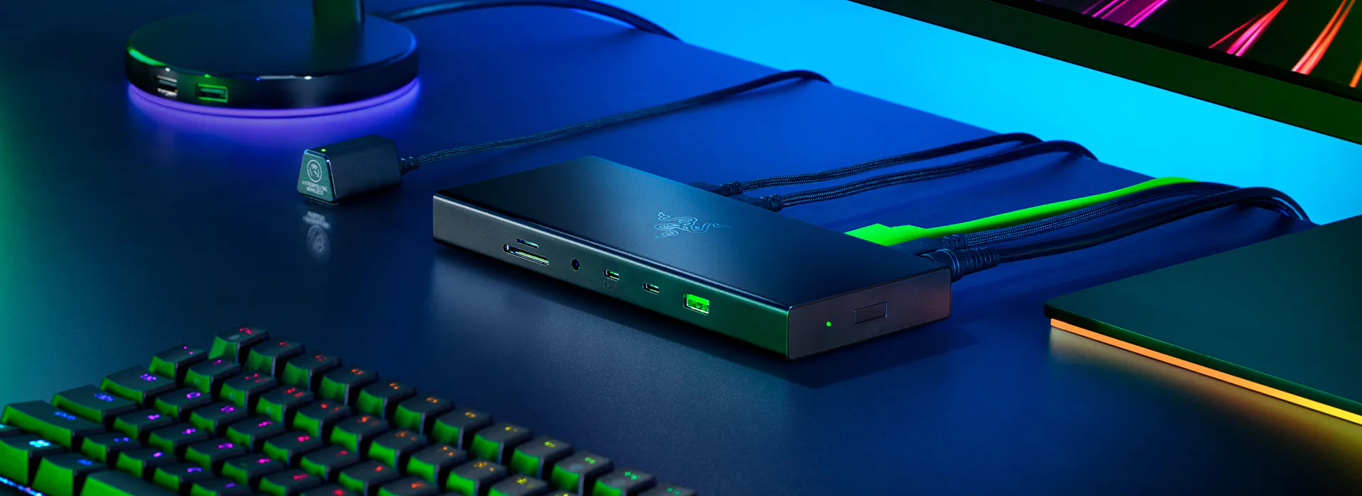 USB 4 Dock - シームレスなデュアルディスプレイセットアップ | Razer 日本