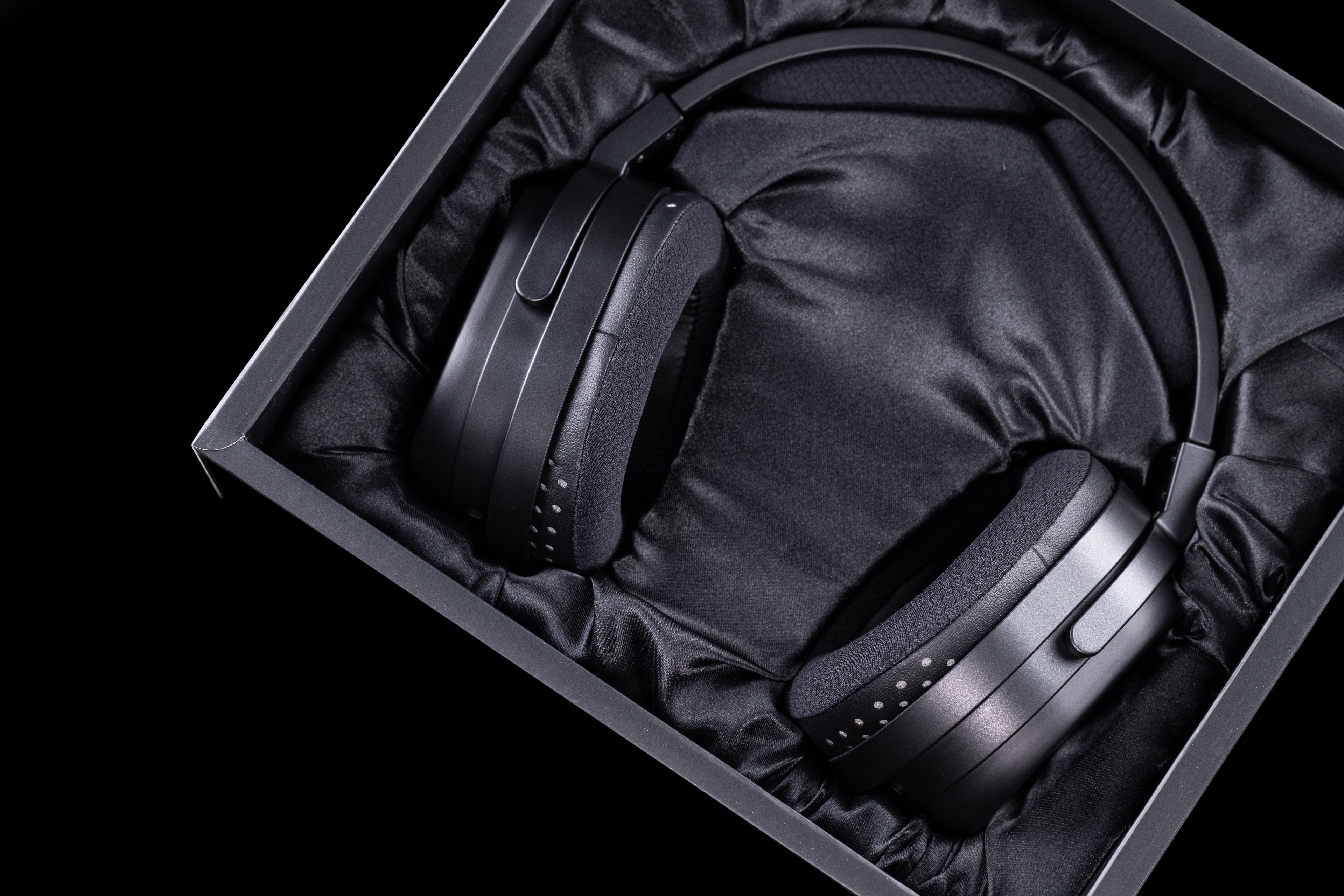 Moondrop Joker Professional Monitoring Closed-Back Dynamic Driver Full