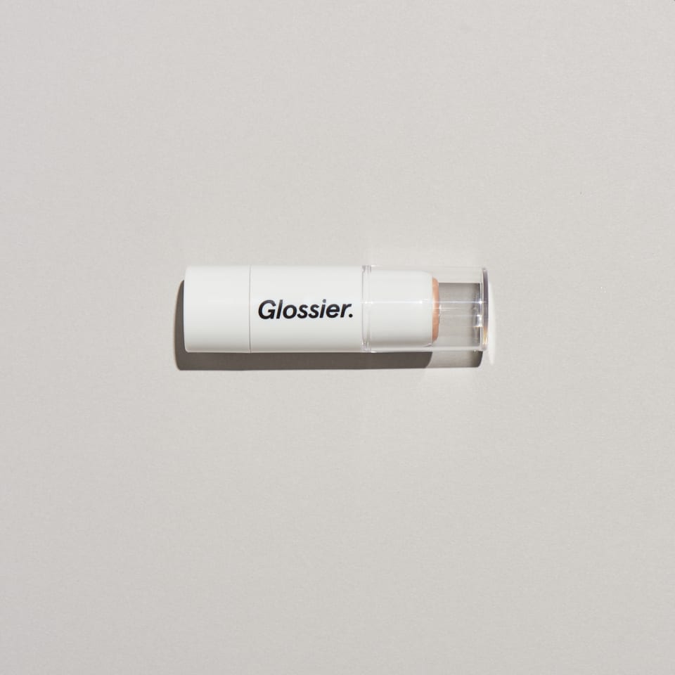 噂のピンクのコスメ「glossier(グロッシアー)」現地購入した人気