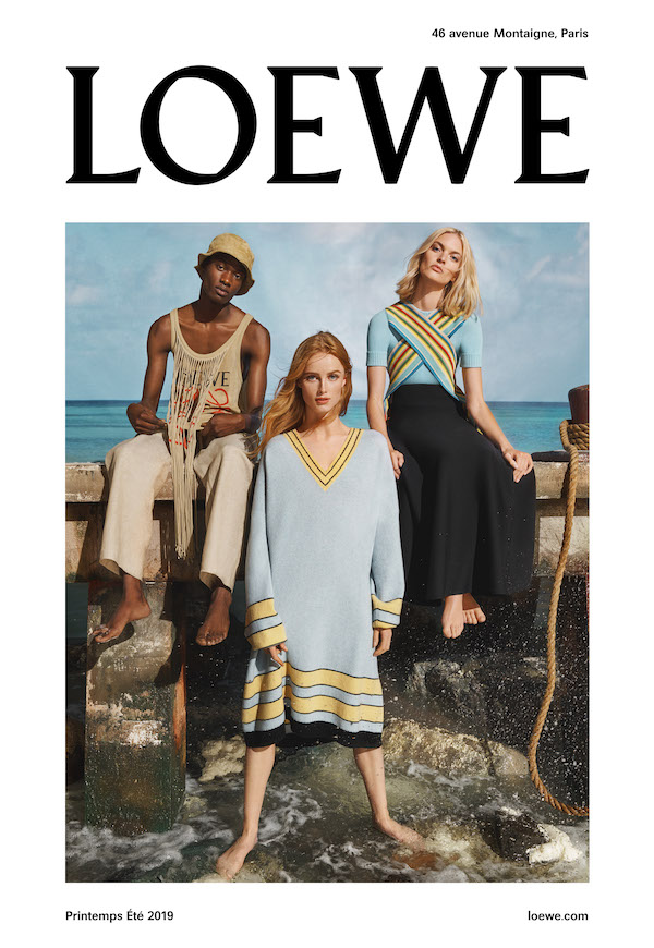 ロエベ」 2019春夏ウィメンズ広告をパリ市内のキオスクで先行公開