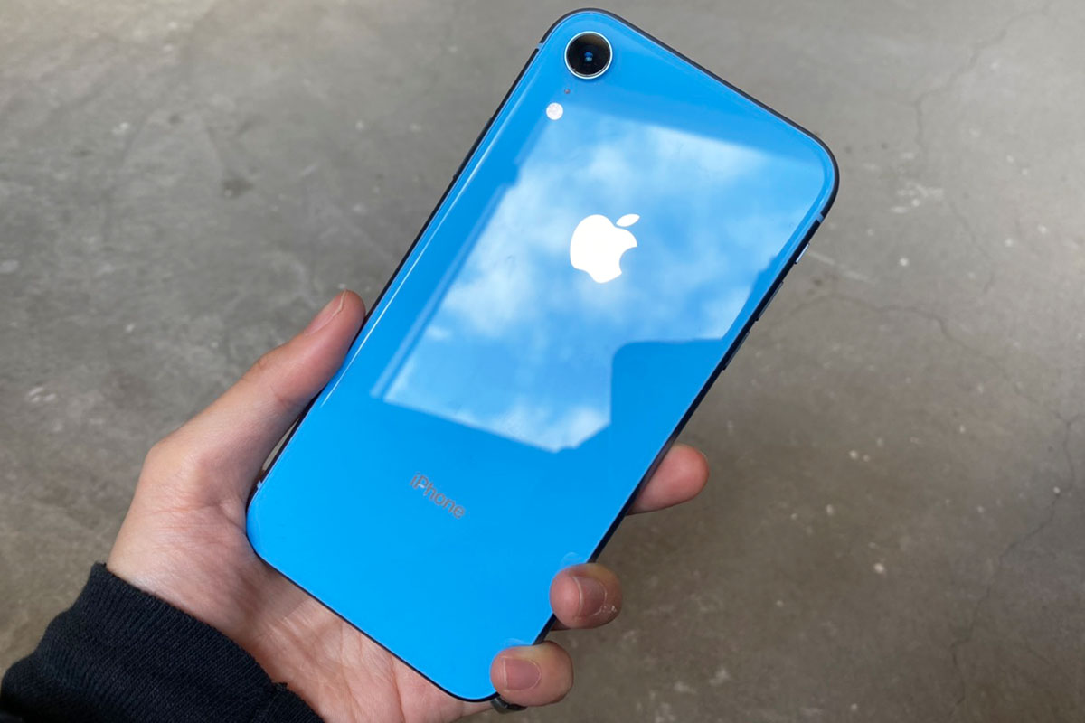 iPhone XR 背面ガラス バキバキ交換修理 お店 | APPLEMAC三宮元町駅前